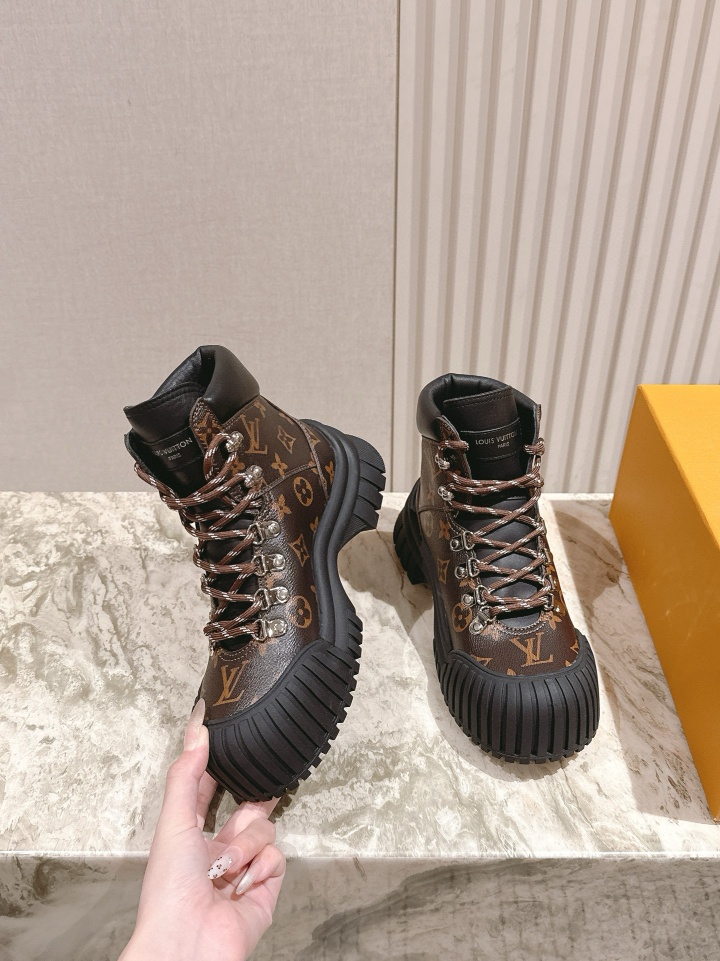 루이비통 5CM 여자 부츠