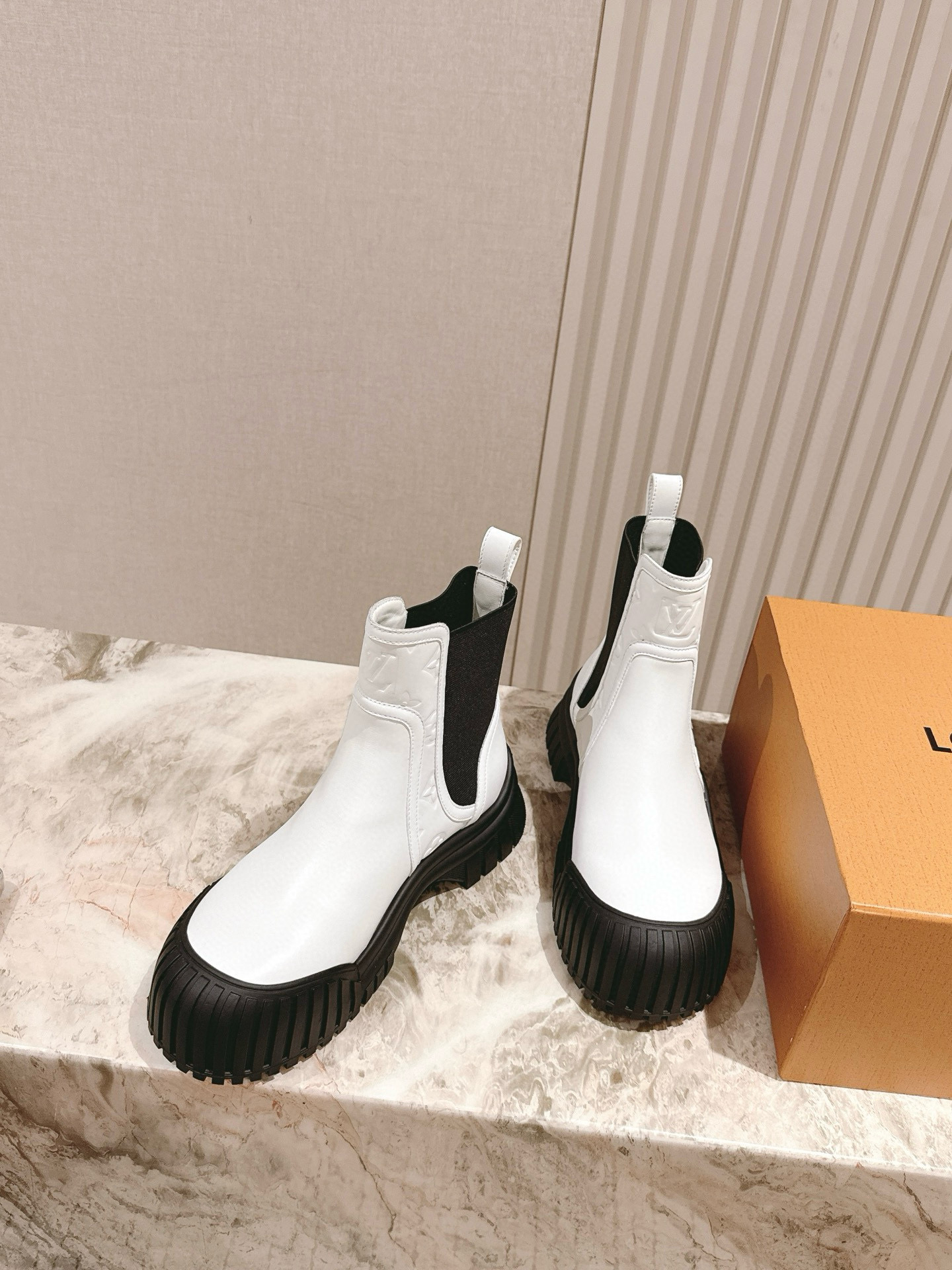 루이비통 5CM 여자 부츠