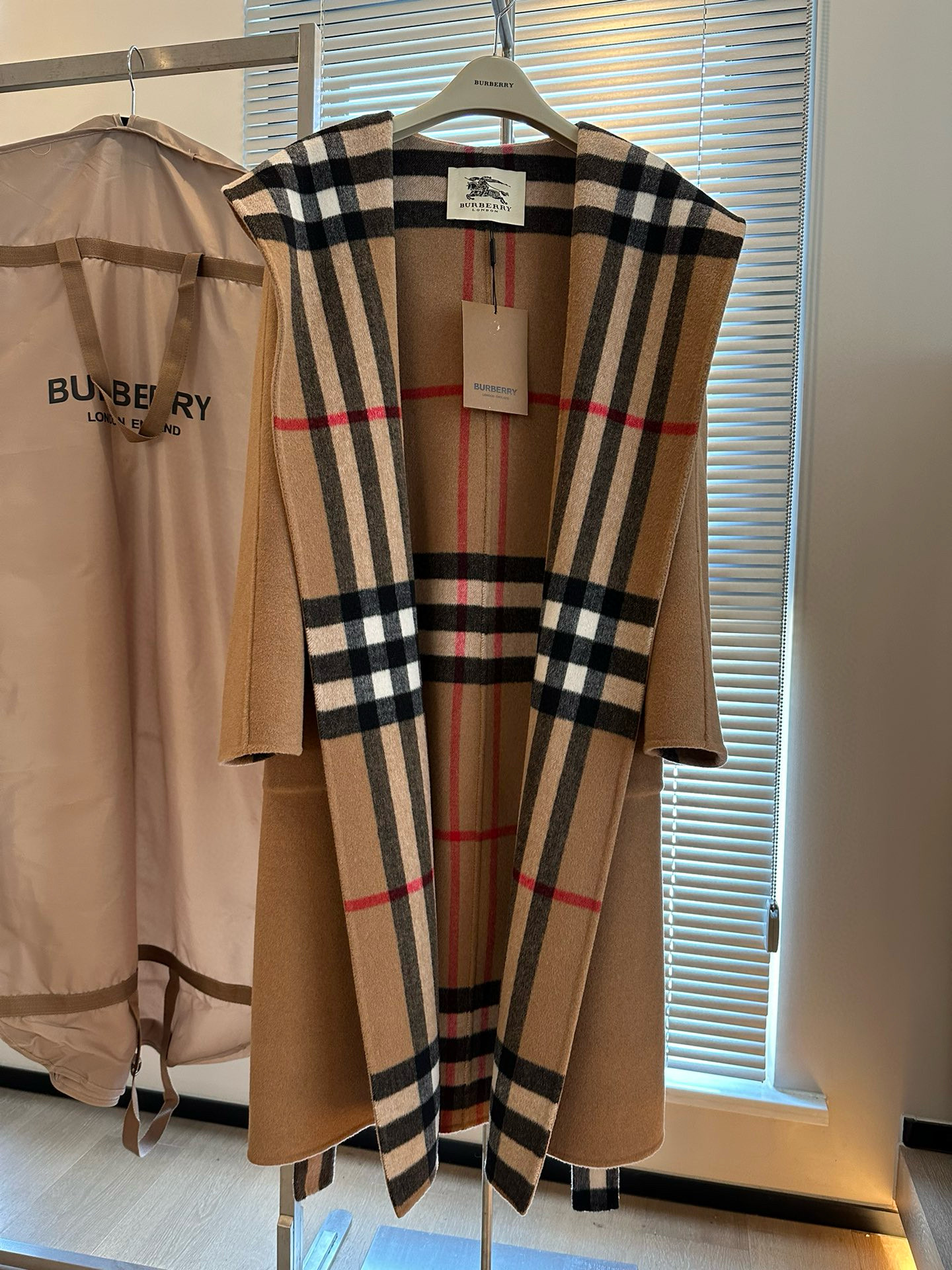 버버리 여자 자켓