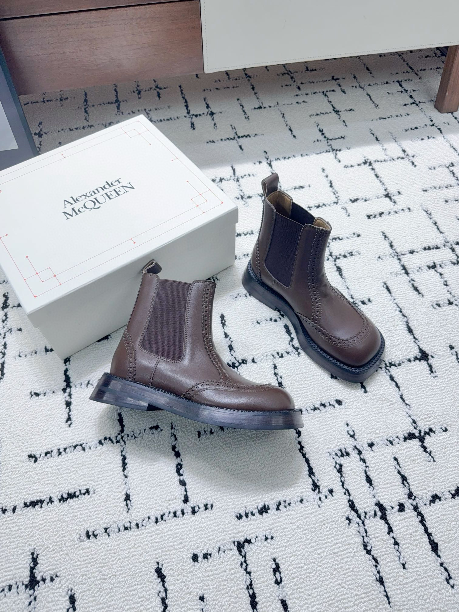 알렉산더 맥퀸 4CM 남여공용 부츠