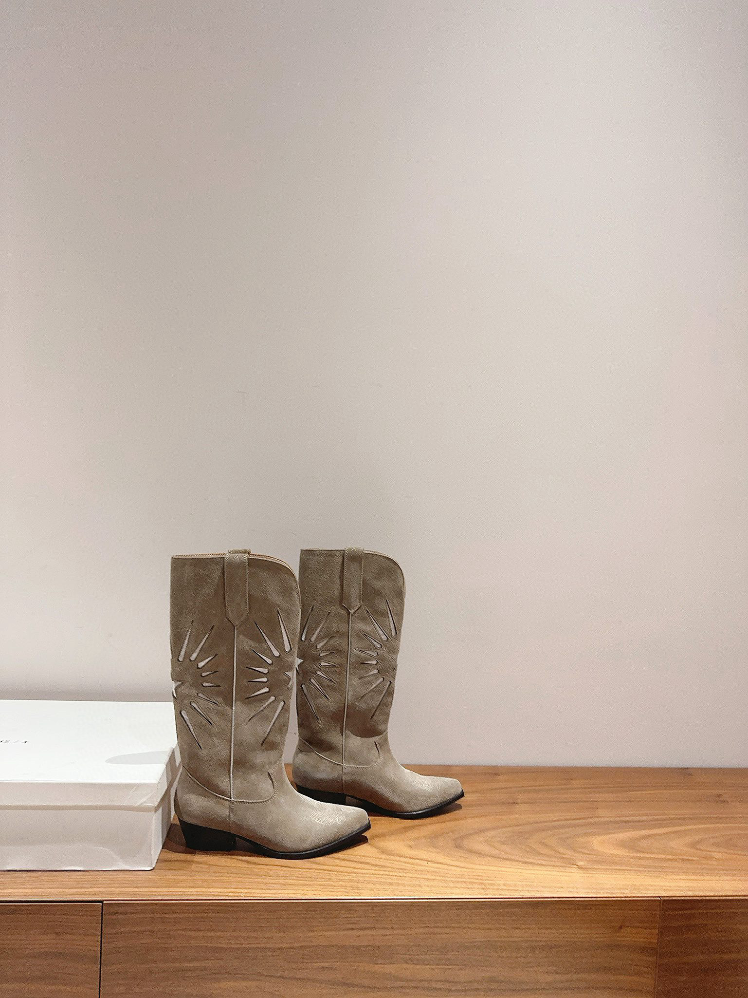 골든구스 4CM 여자 부츠