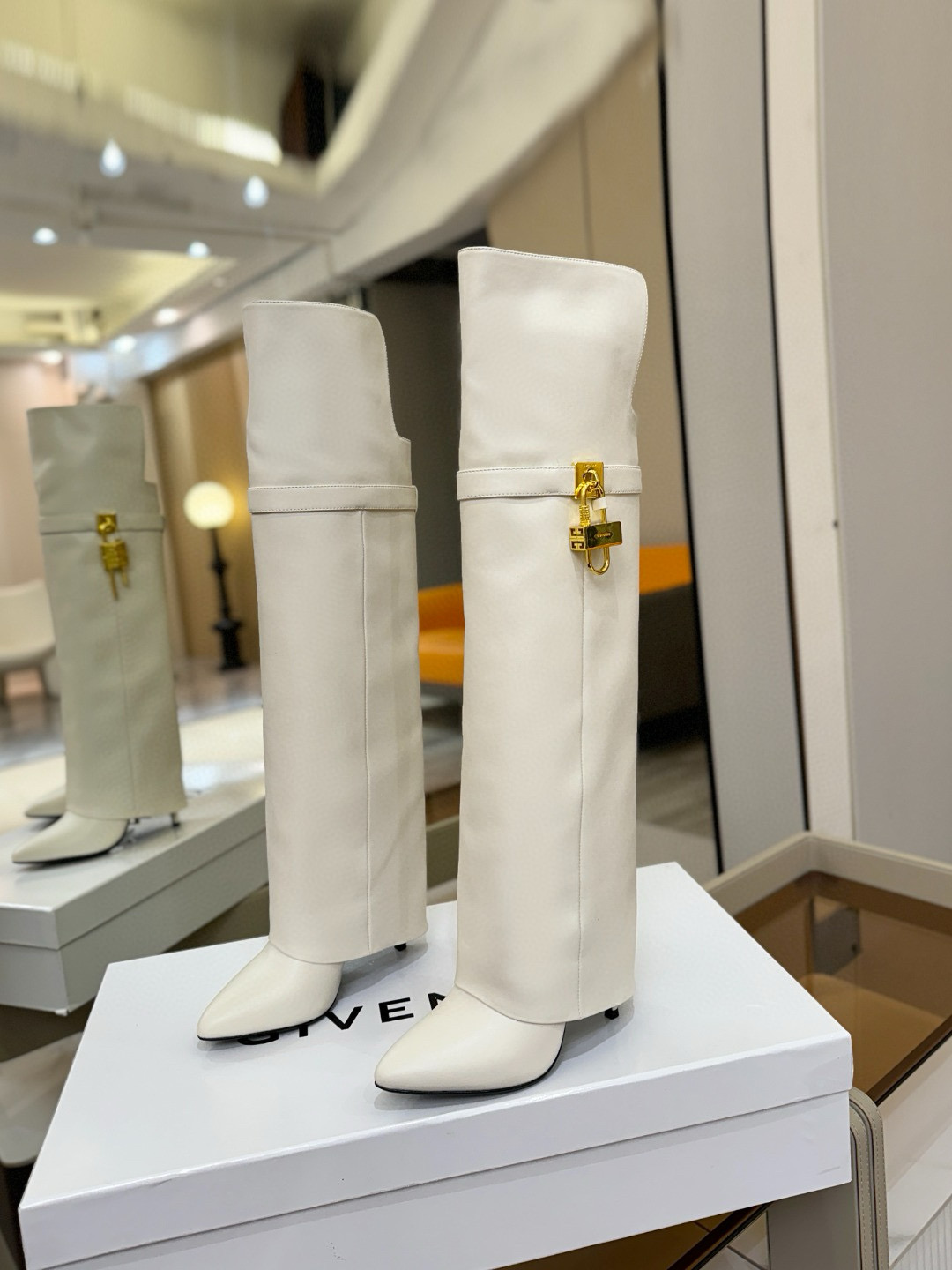 지방시 10.5CM 여자 부츠