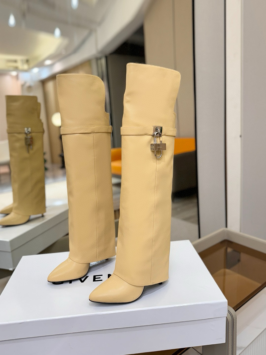 지방시 10.5CM 여자 부츠