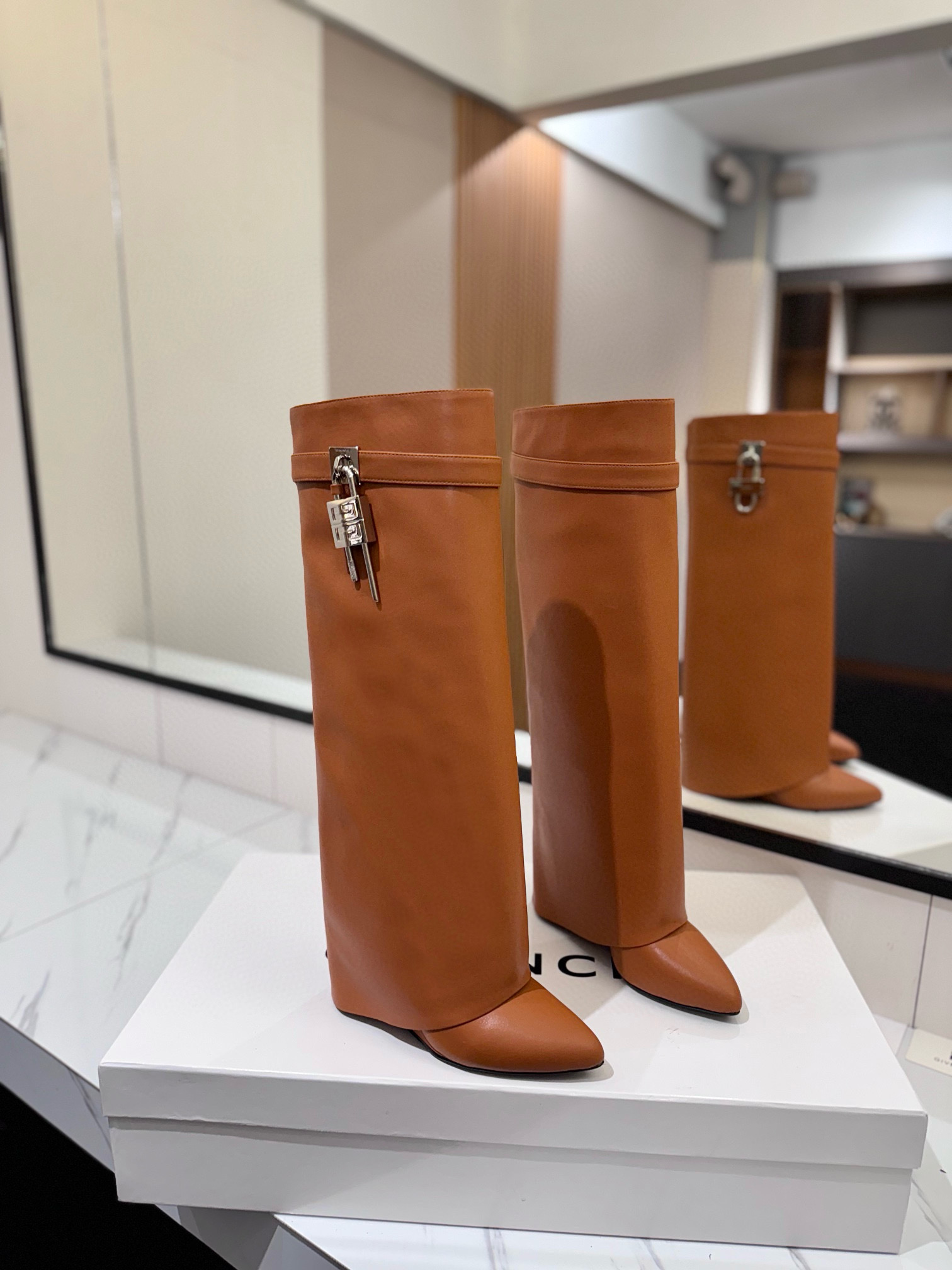 지방시 8.5CM 여자 부츠