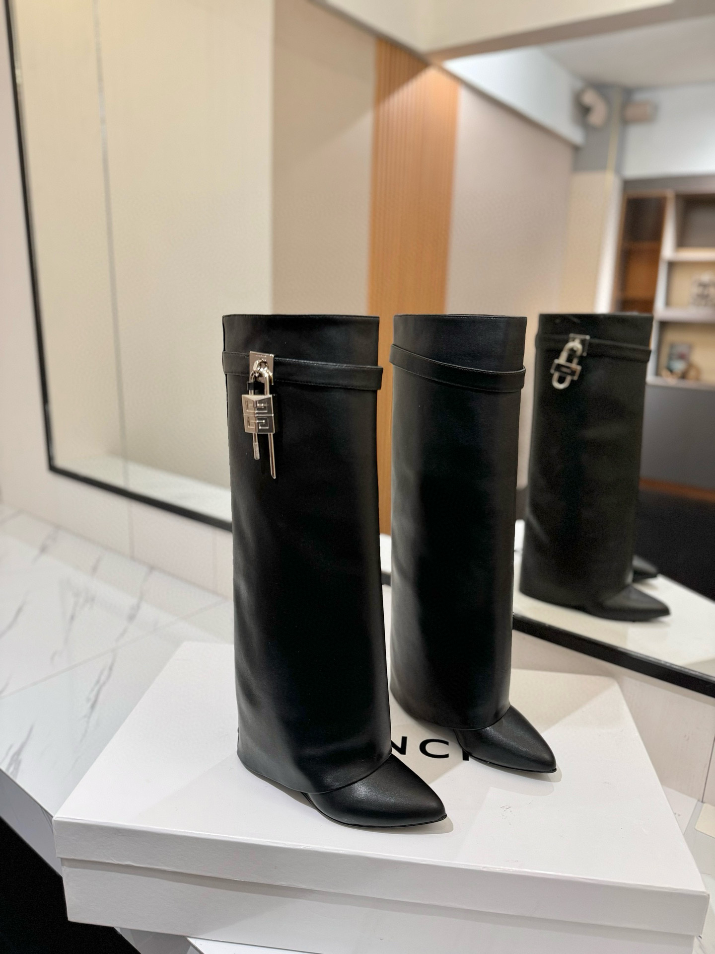 지방시 8.5CM 여자 부츠