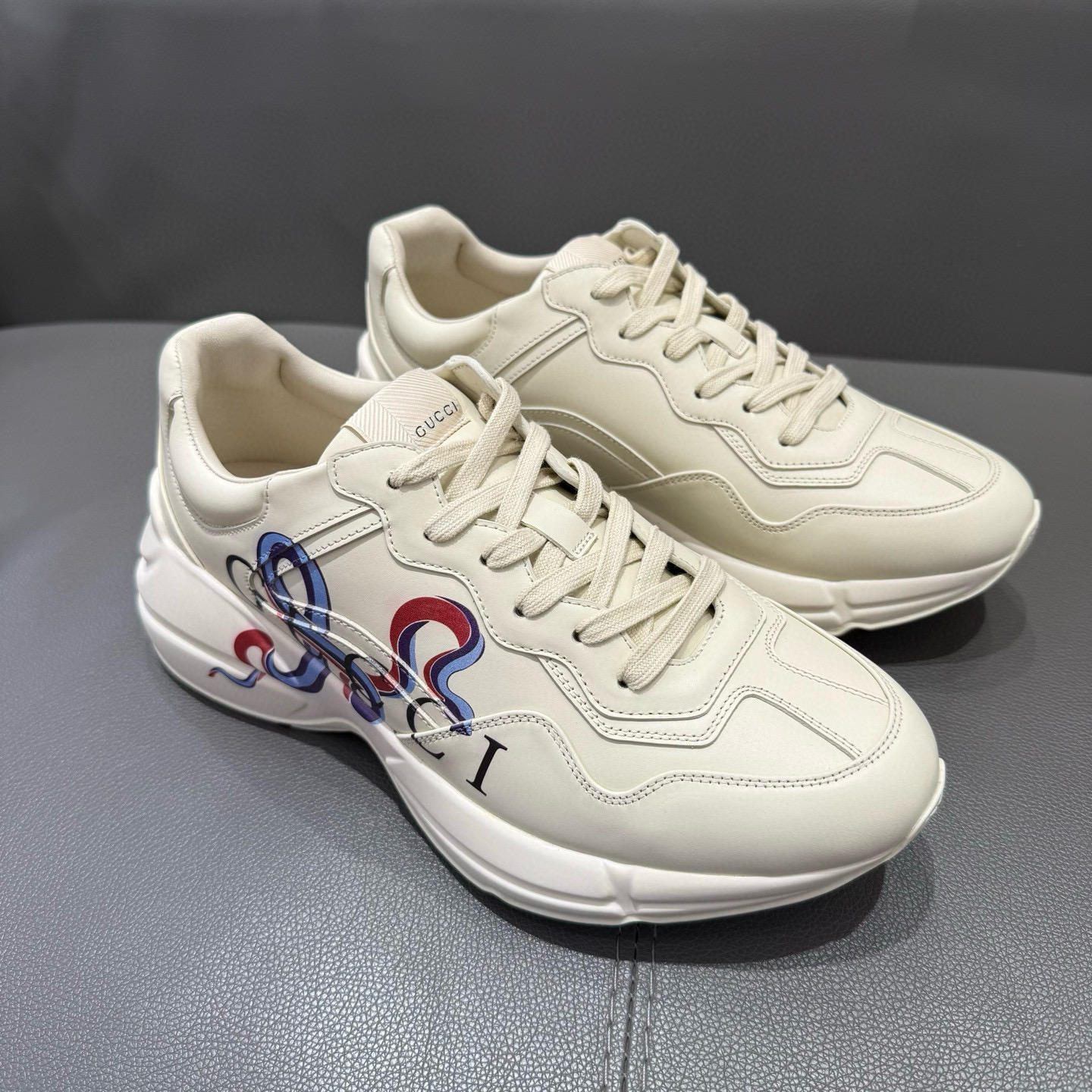 구찌 남녀공용 신발 운동화 스니커즈