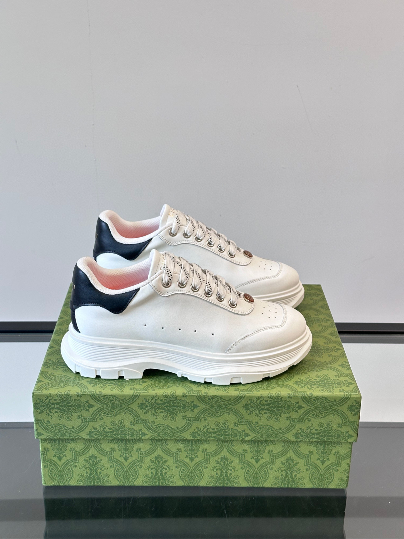 구찌 남녀공용 신발 운동화 스니커즈