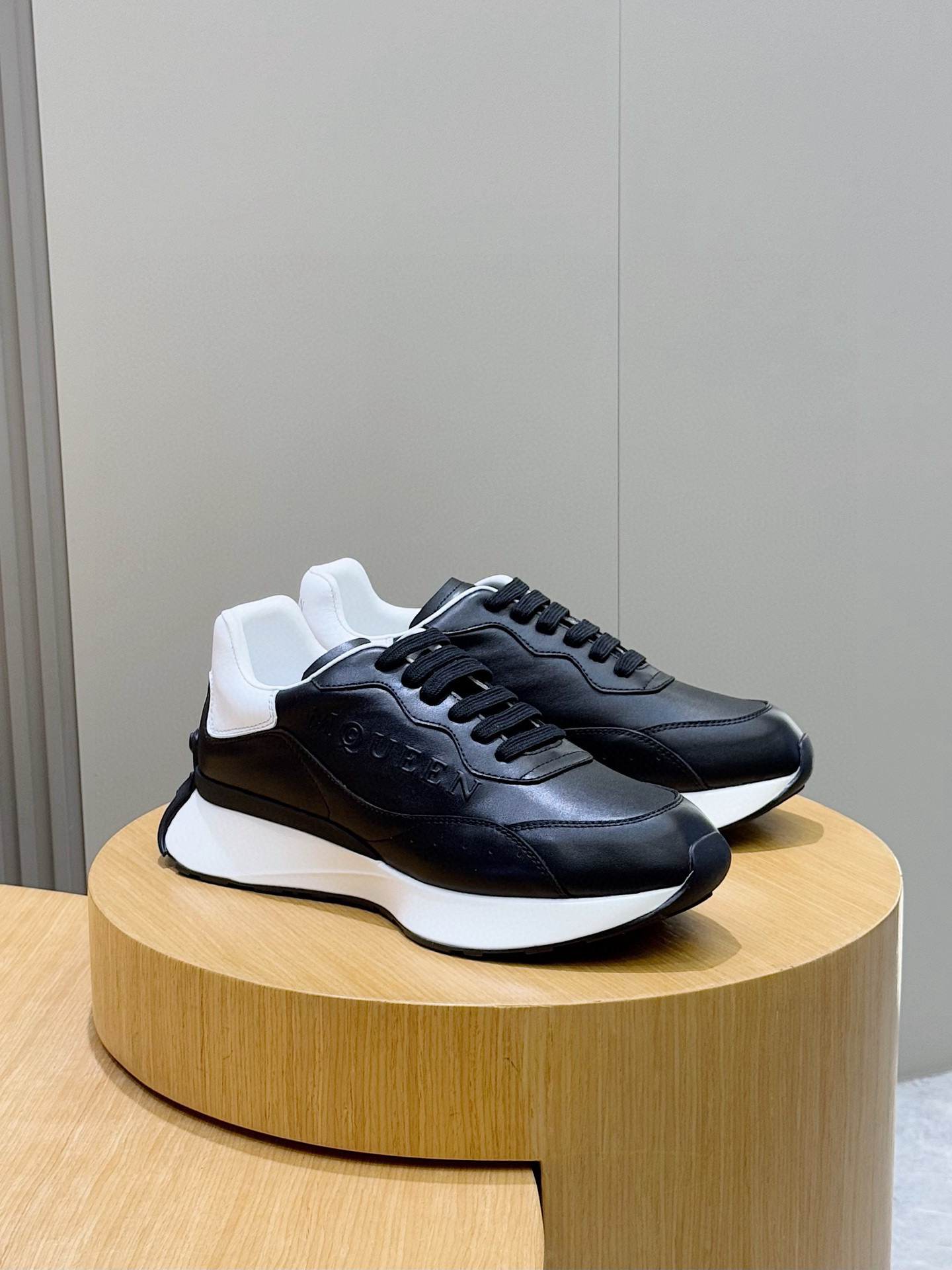 알렉산더 맥퀸 남녀공용 신발 운동화 스니커즈