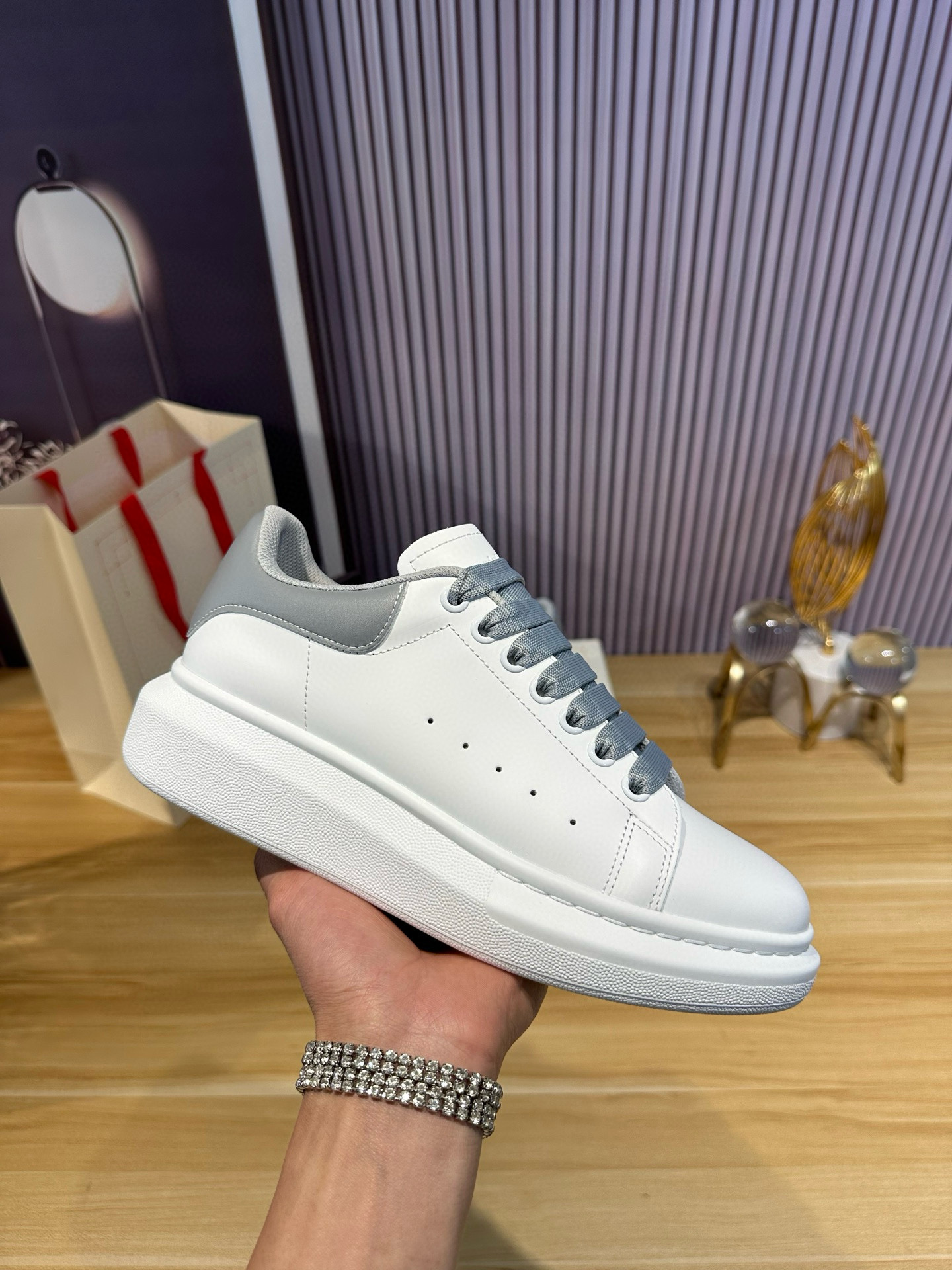 알렉산더 맥퀸 남녀공용 신발 운동화 스니커즈