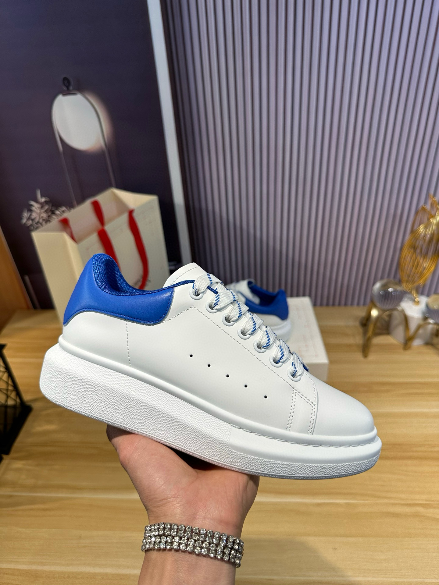 알렉산더 맥퀸 남녀공용 신발 운동화 스니커즈