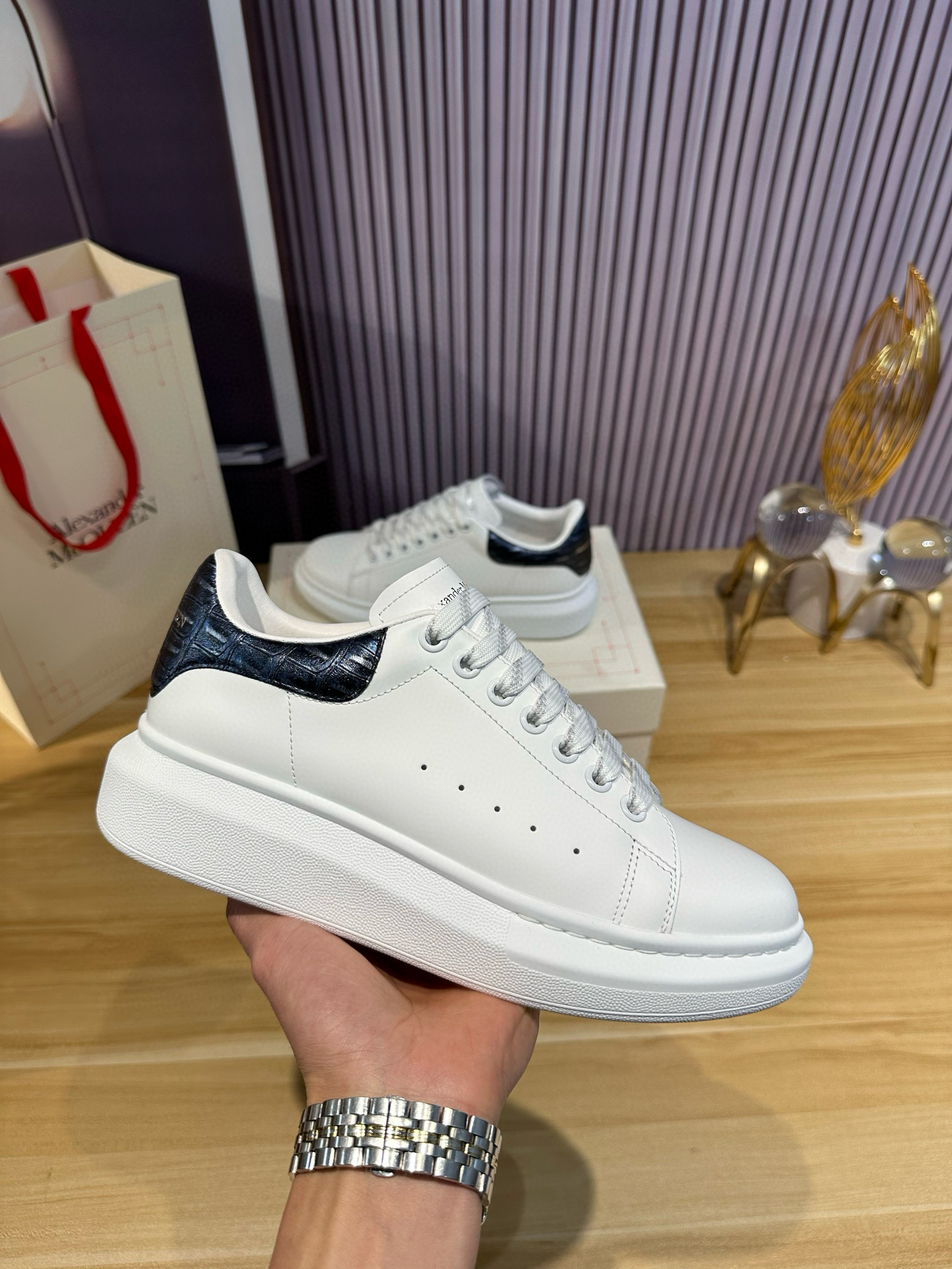 알렉산더 맥퀸 남녀공용 신발 운동화 스니커즈