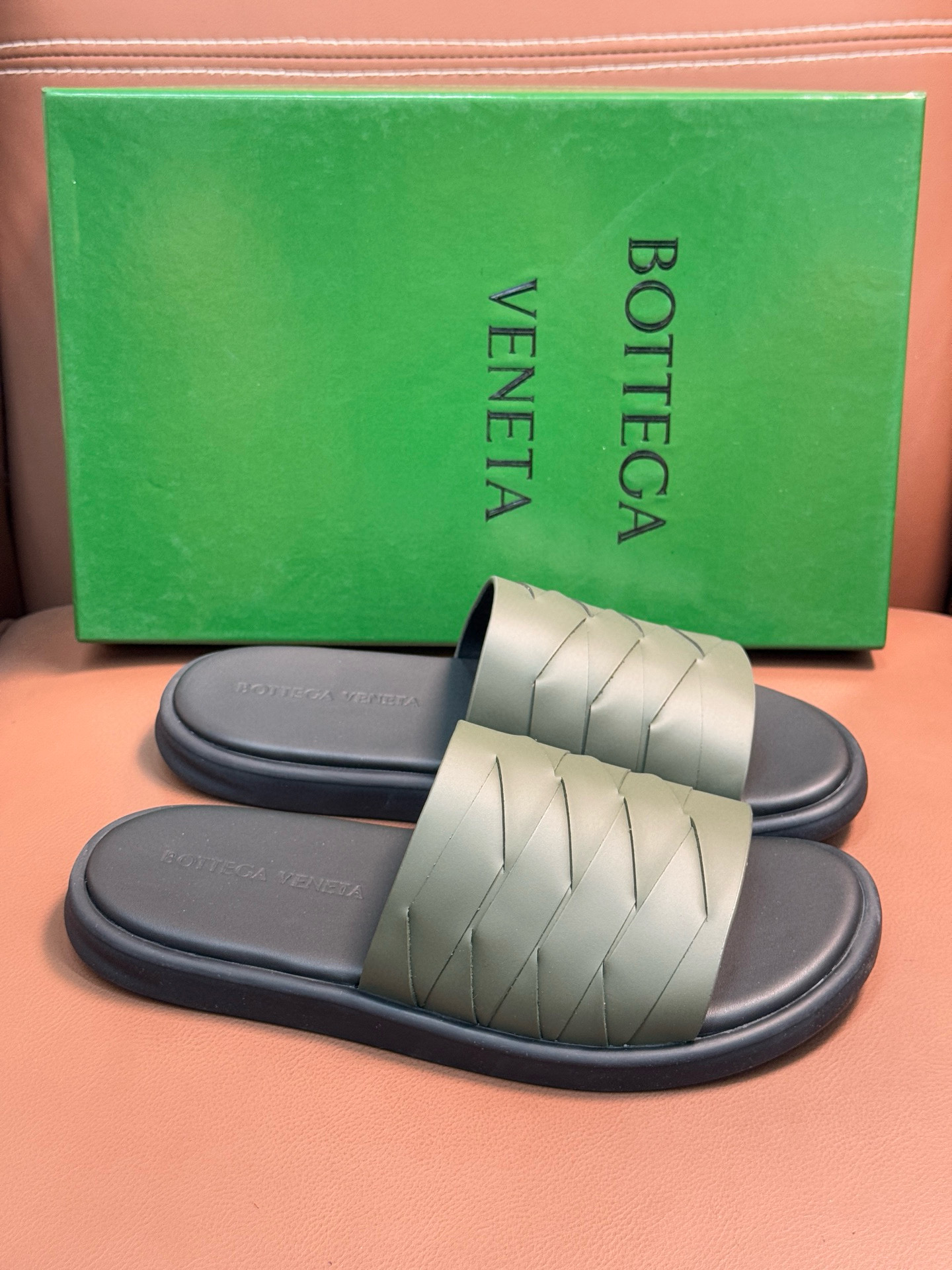 보테가베네타 남자 슬리퍼