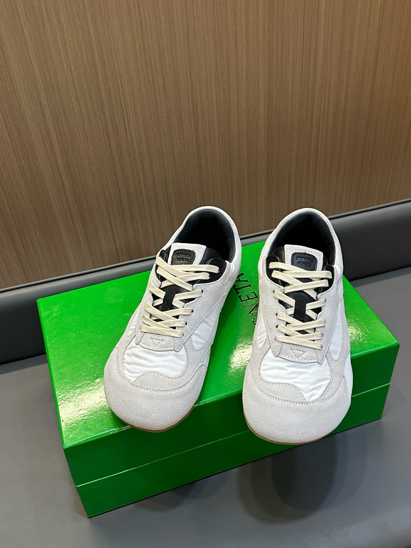 보테가베네타 남녀공용 신발 운동화 스니커즈