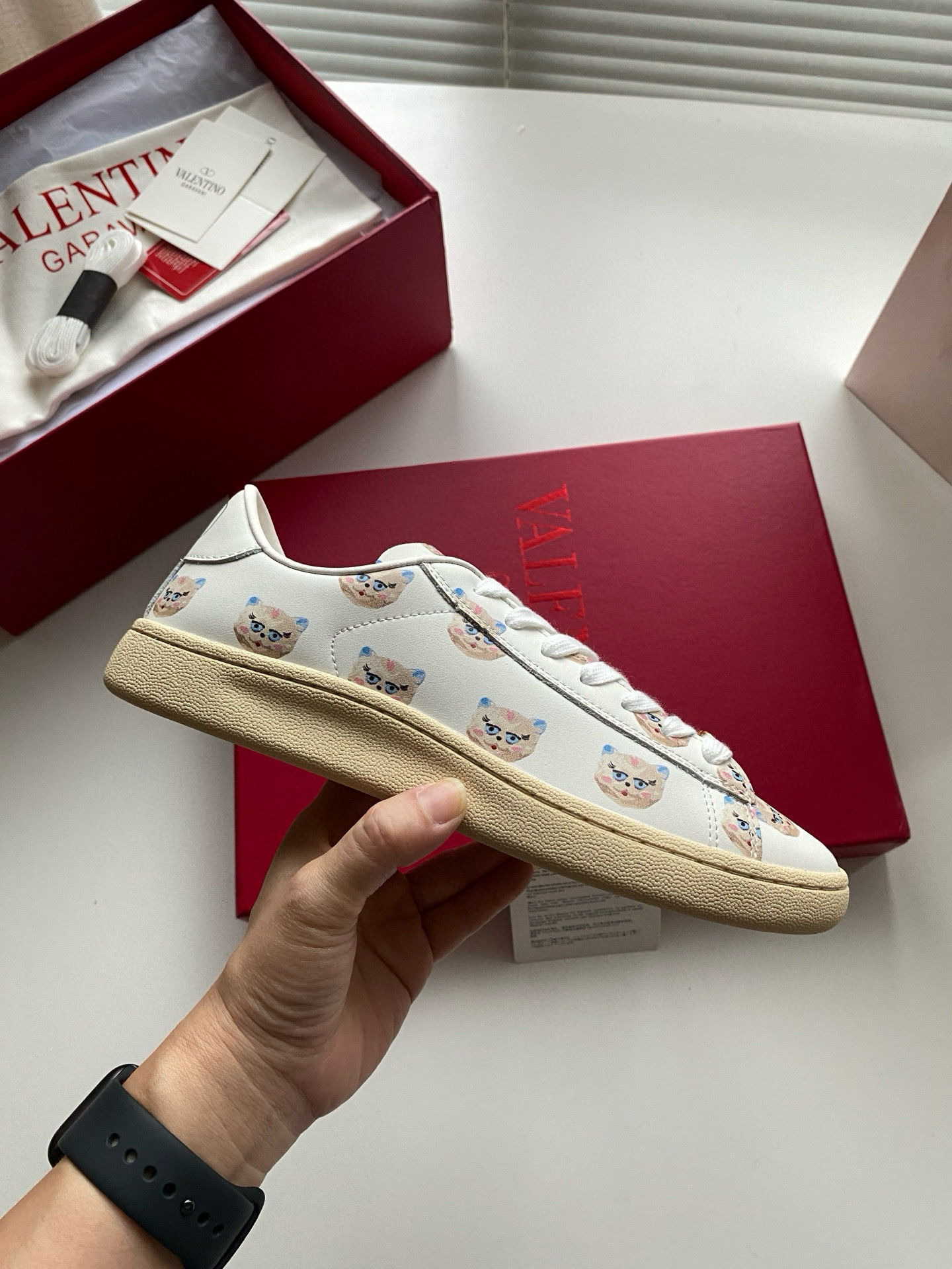 발렌티노 남녀공용 신발 운동화 스니커즈