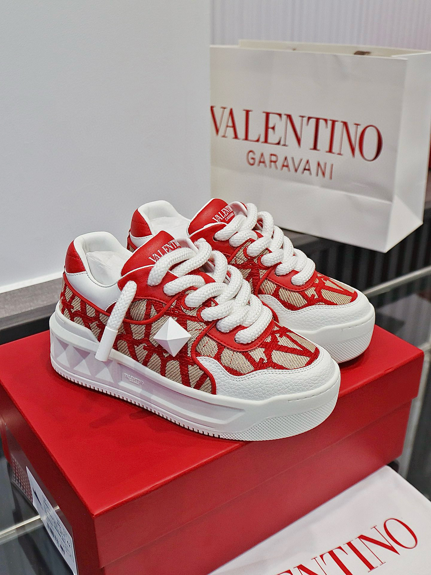 발렌티노 남녀공용 신발 운동화 스니커즈