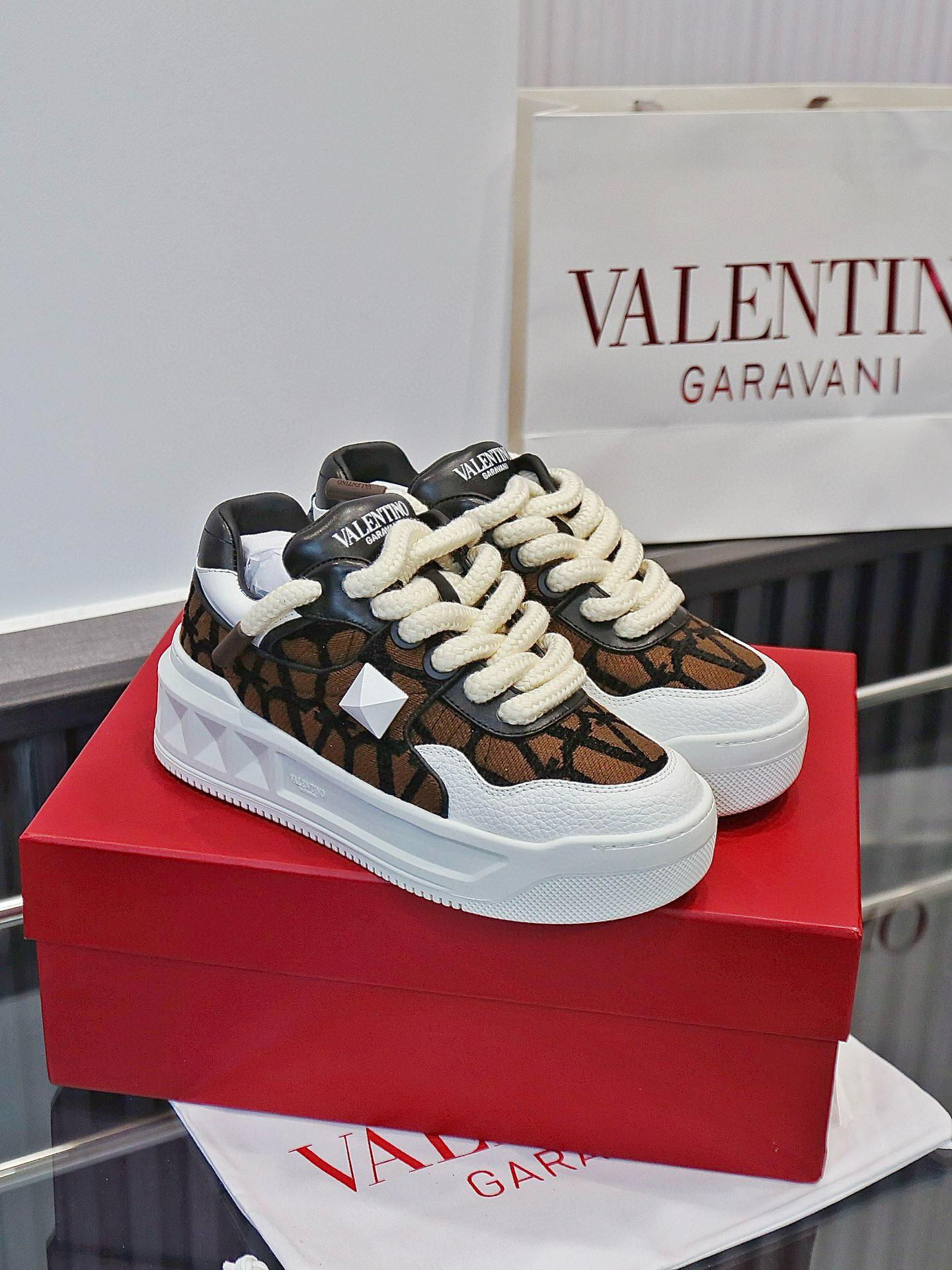 발렌티노 남녀공용 신발 운동화 스니커즈