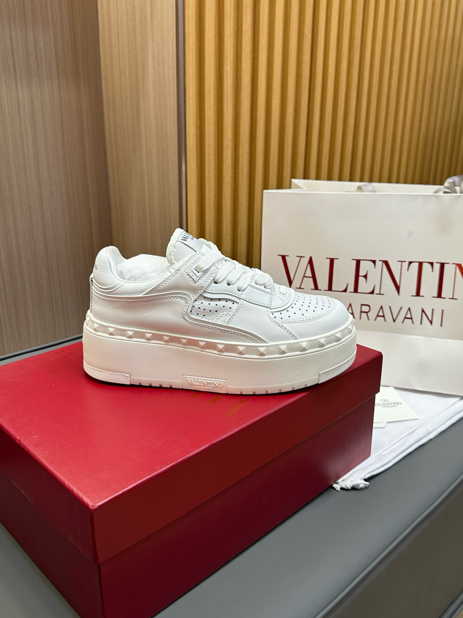 발렌티노 여자 신발 운동화 스니커즈