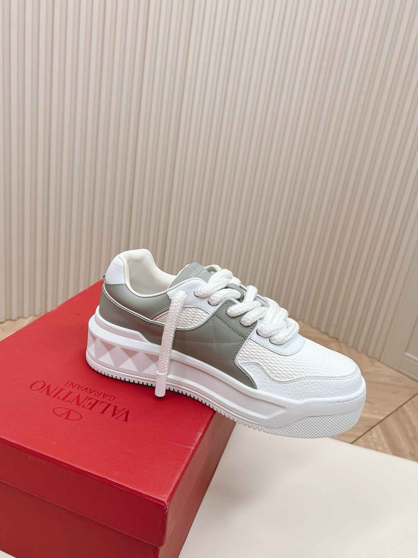 발렌티노 5cm 남녀공용 신발 운동화 스니커즈