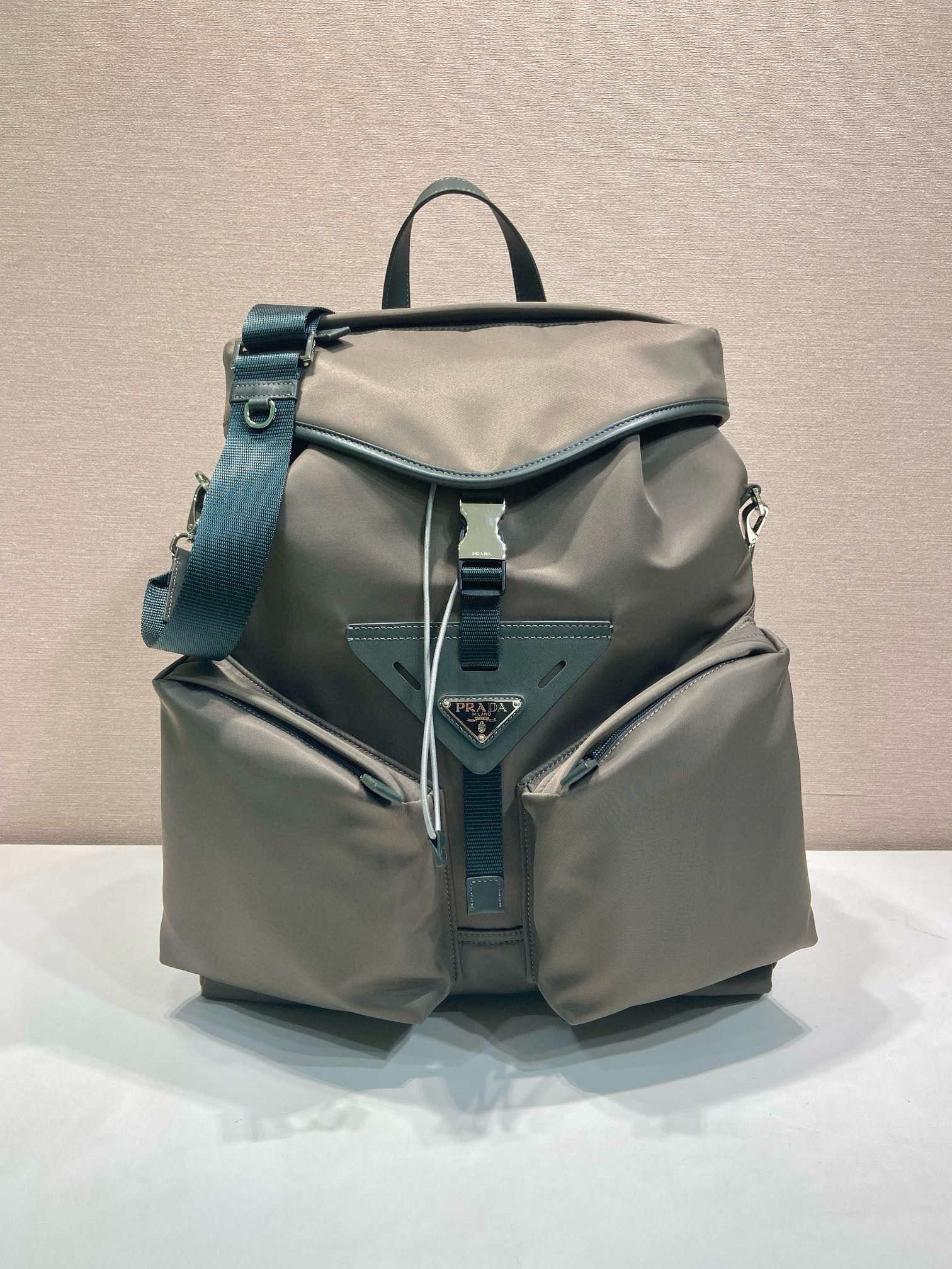 프라다 2VZ108 백팩