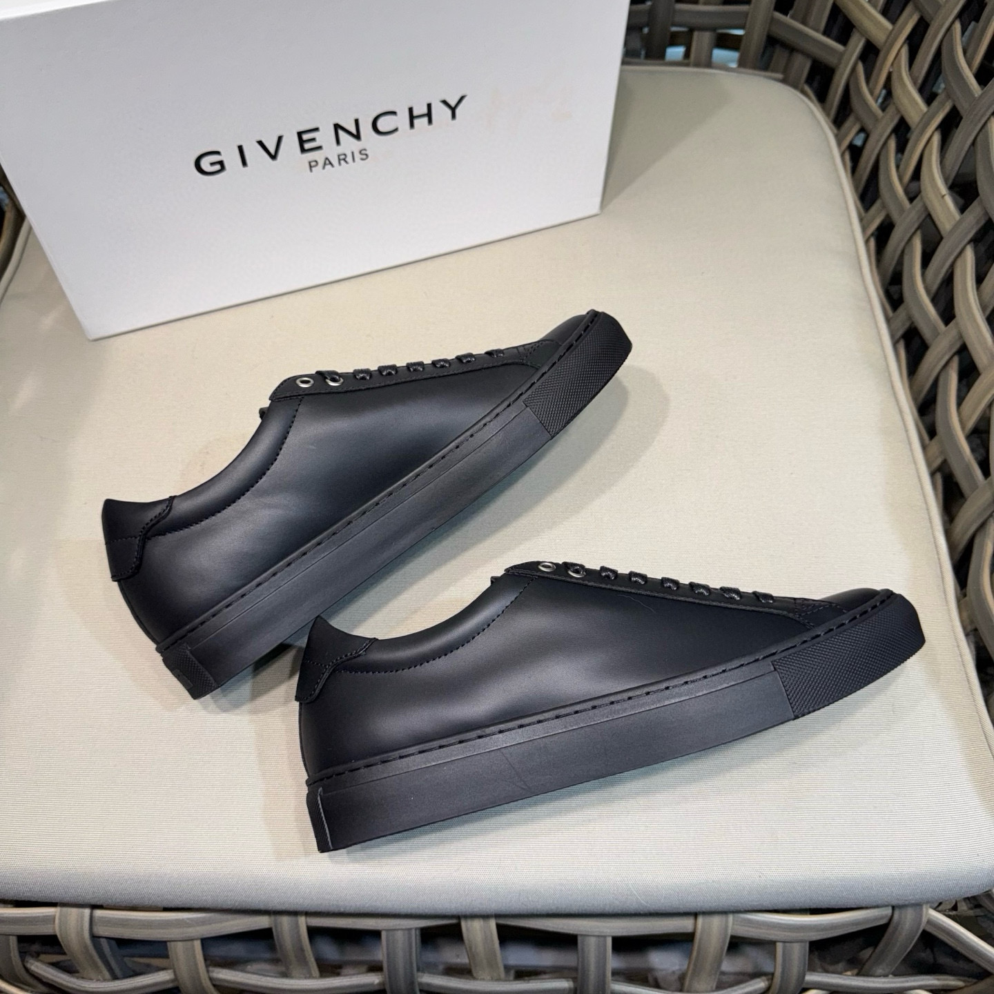 지방시 남녀공용 신발 운동화 스니커즈