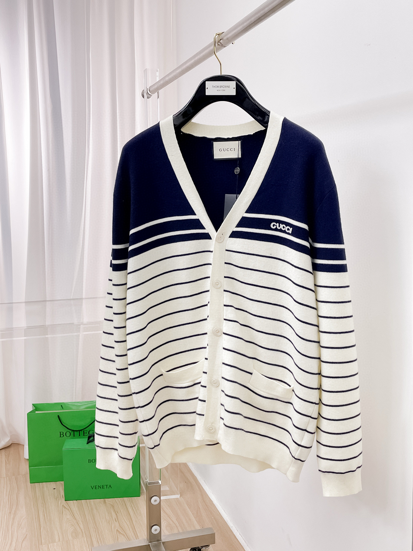 구찌 남자 가디건