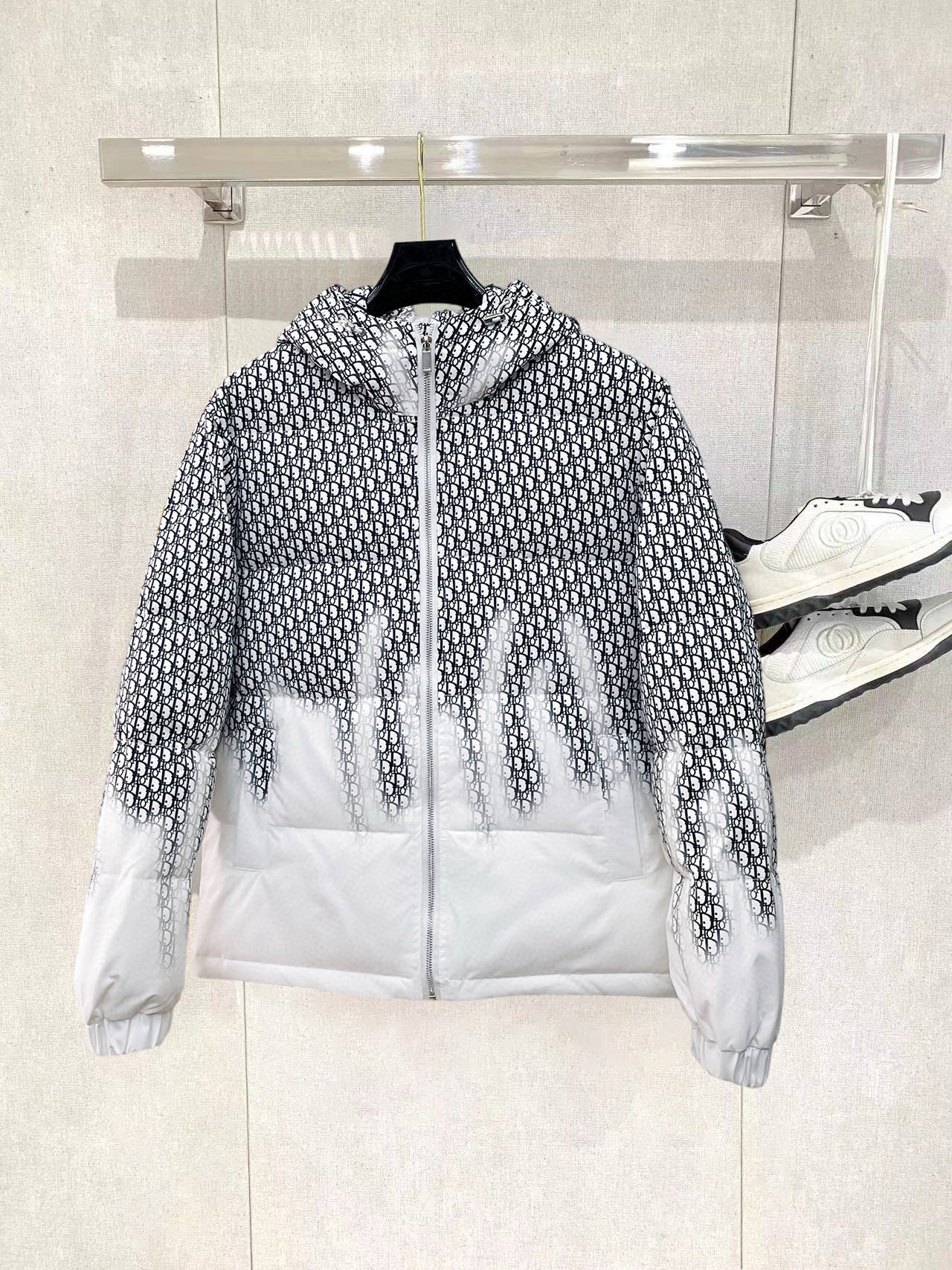 디올 남자 패딩