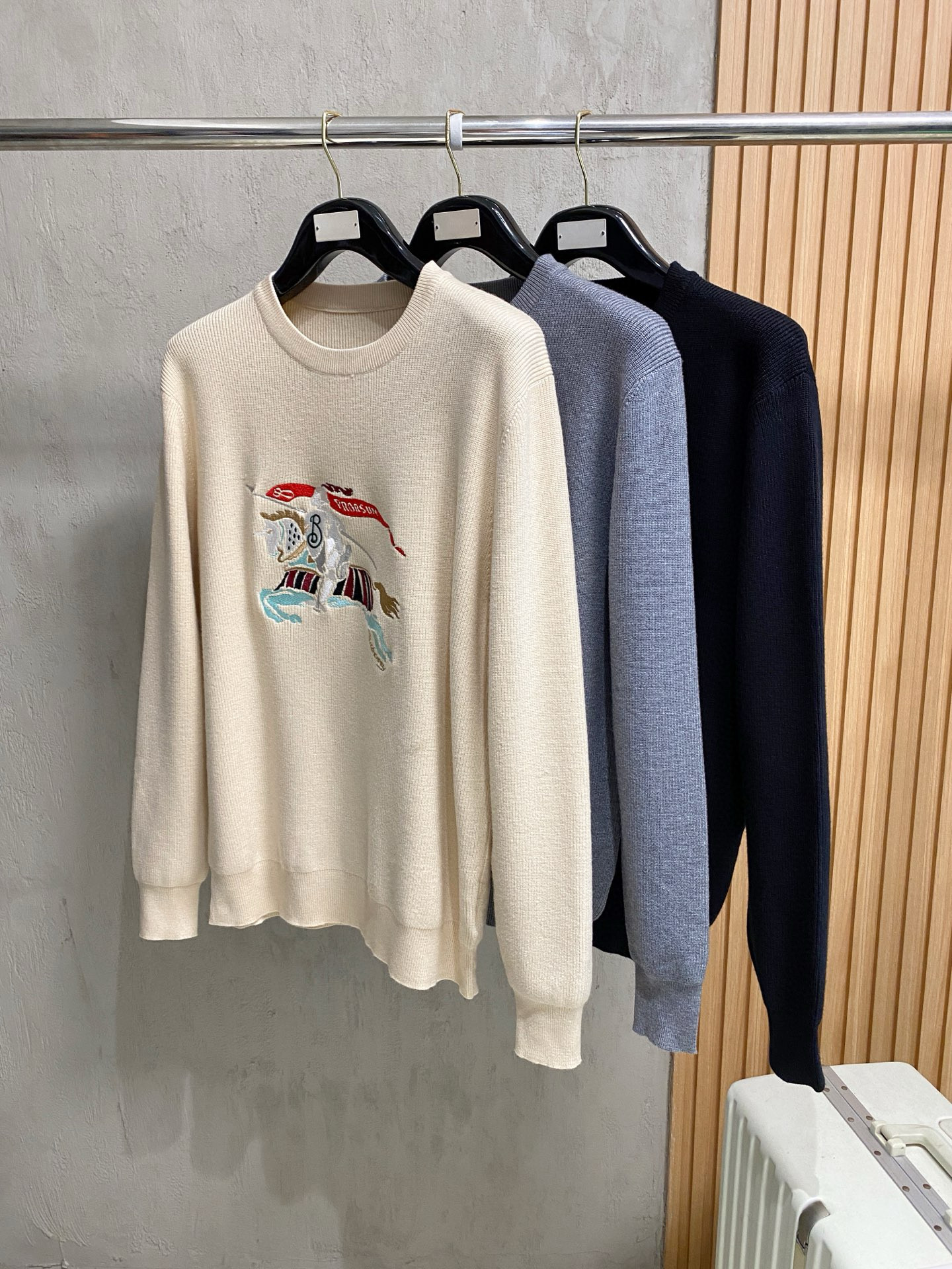 버버리 3컬러 남자 니트