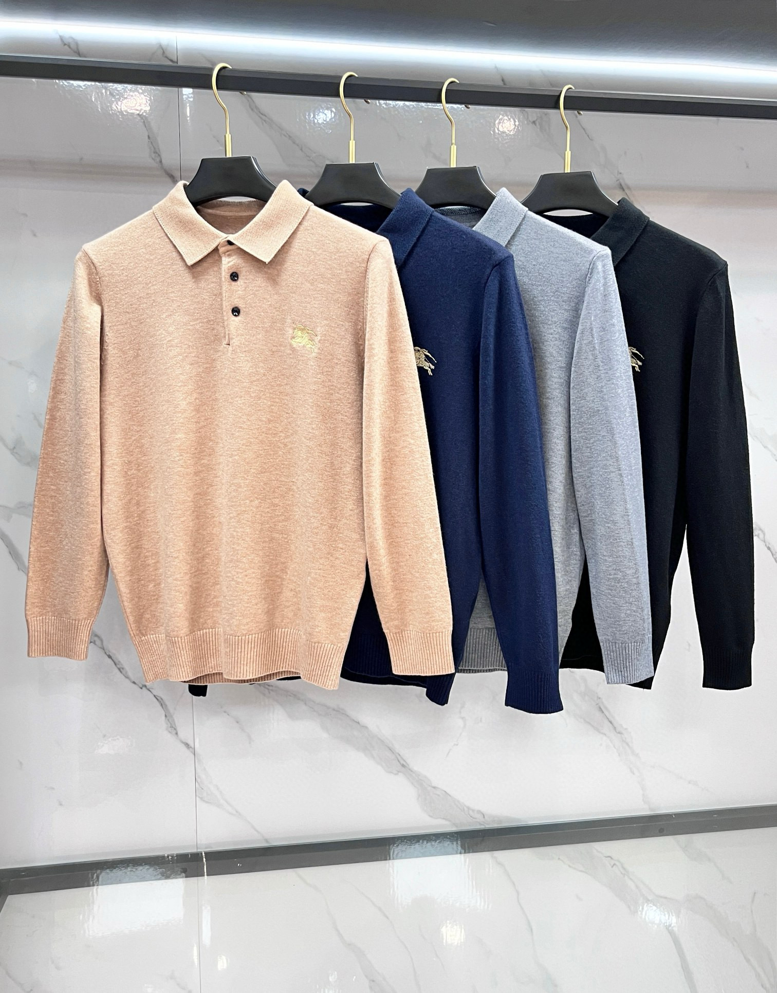 버버리 4컬러 남자 니트