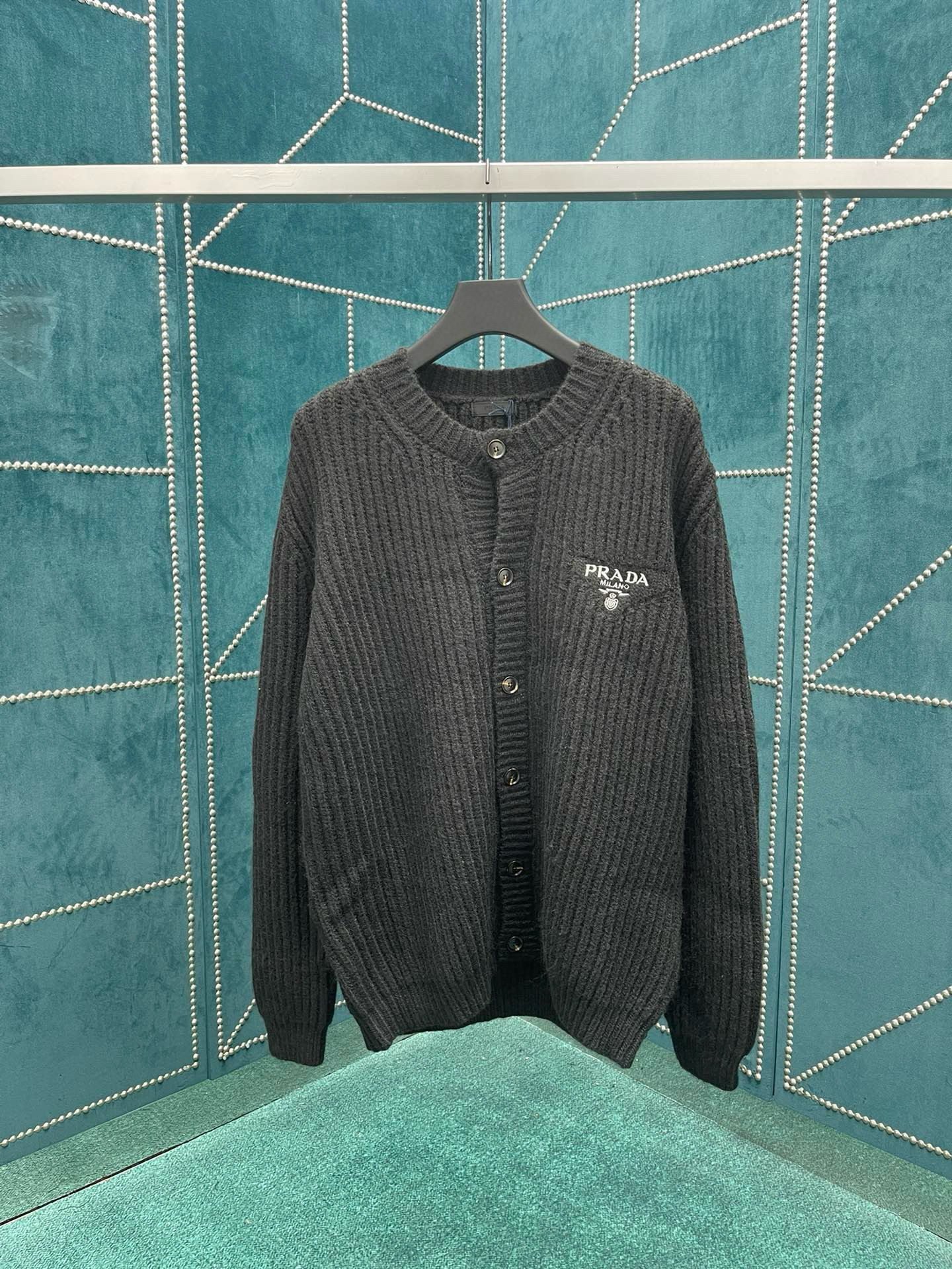 프라다 남자 가디건