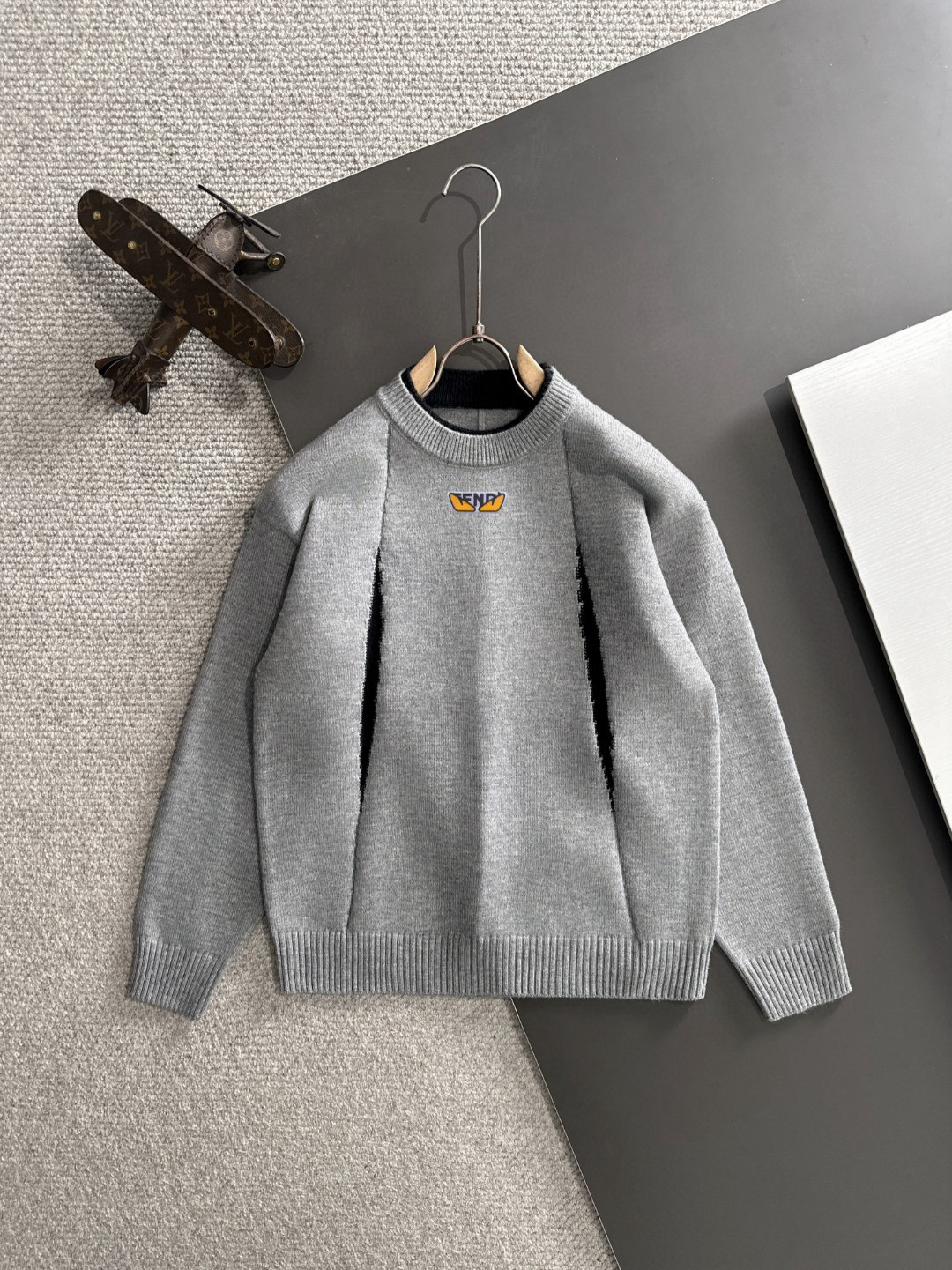 펜디 남자 니트