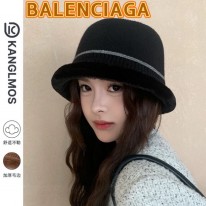 발렌시아가 겨울 모자