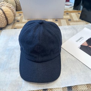 로로피아나 모자