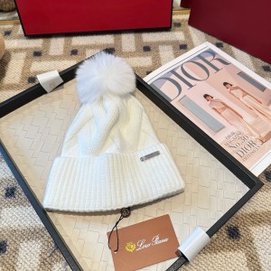 로로피아나 겨울 모자