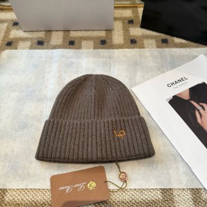 로로피아나 겨울 모자