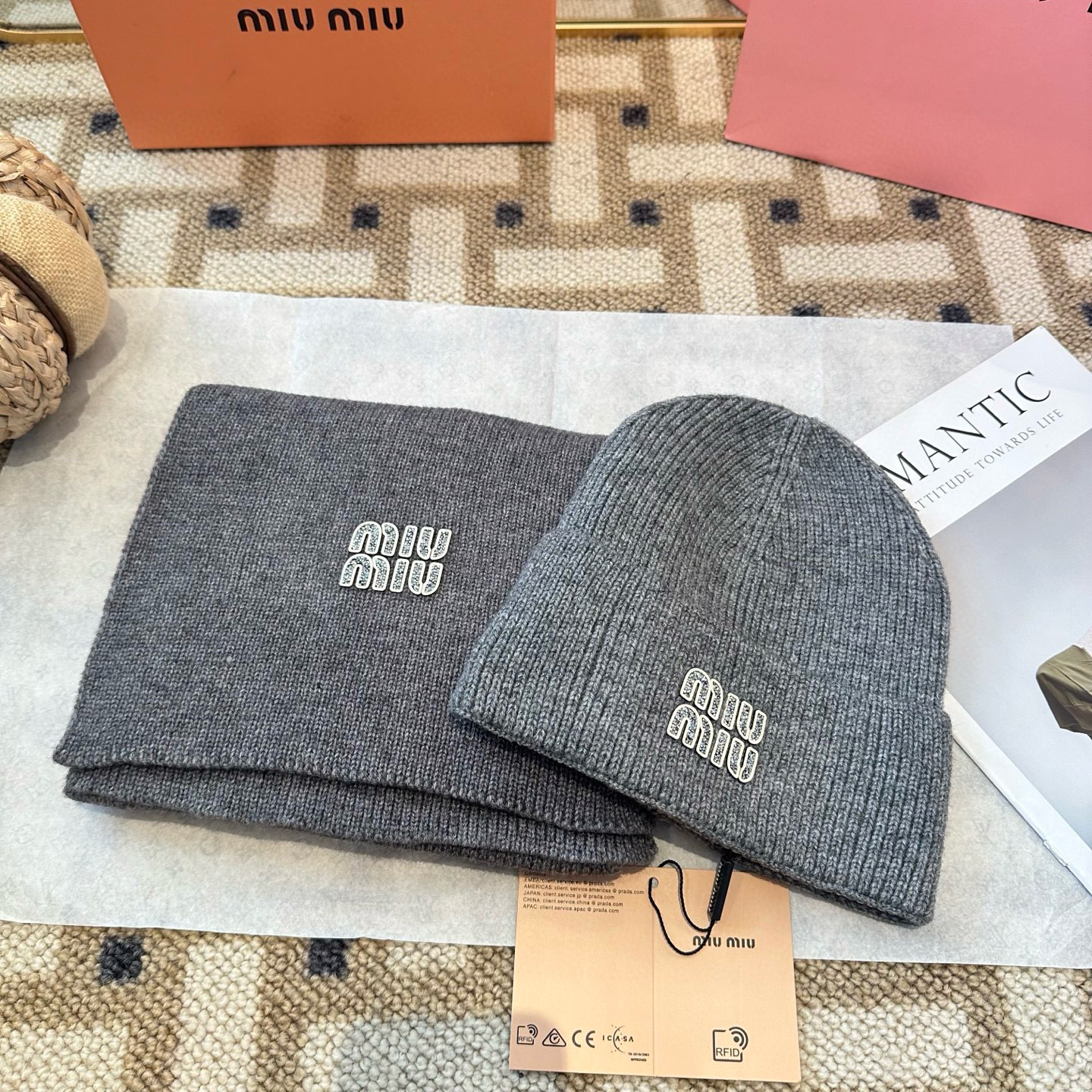 미우미우 겨울 모자 세트