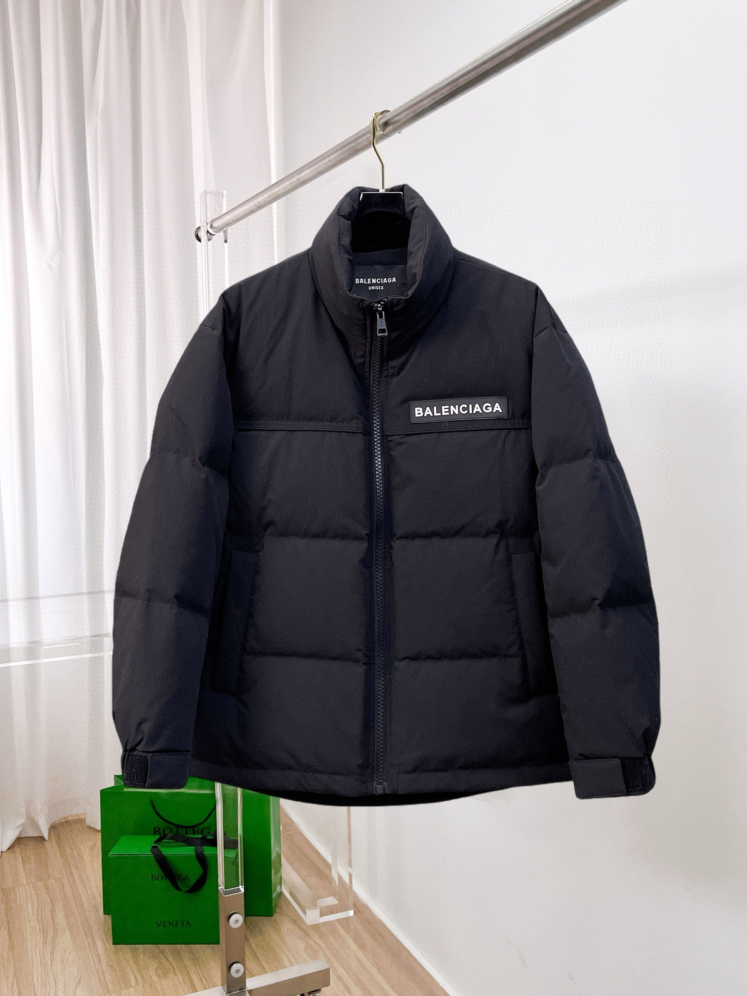 발렌시아가 남자 패딩