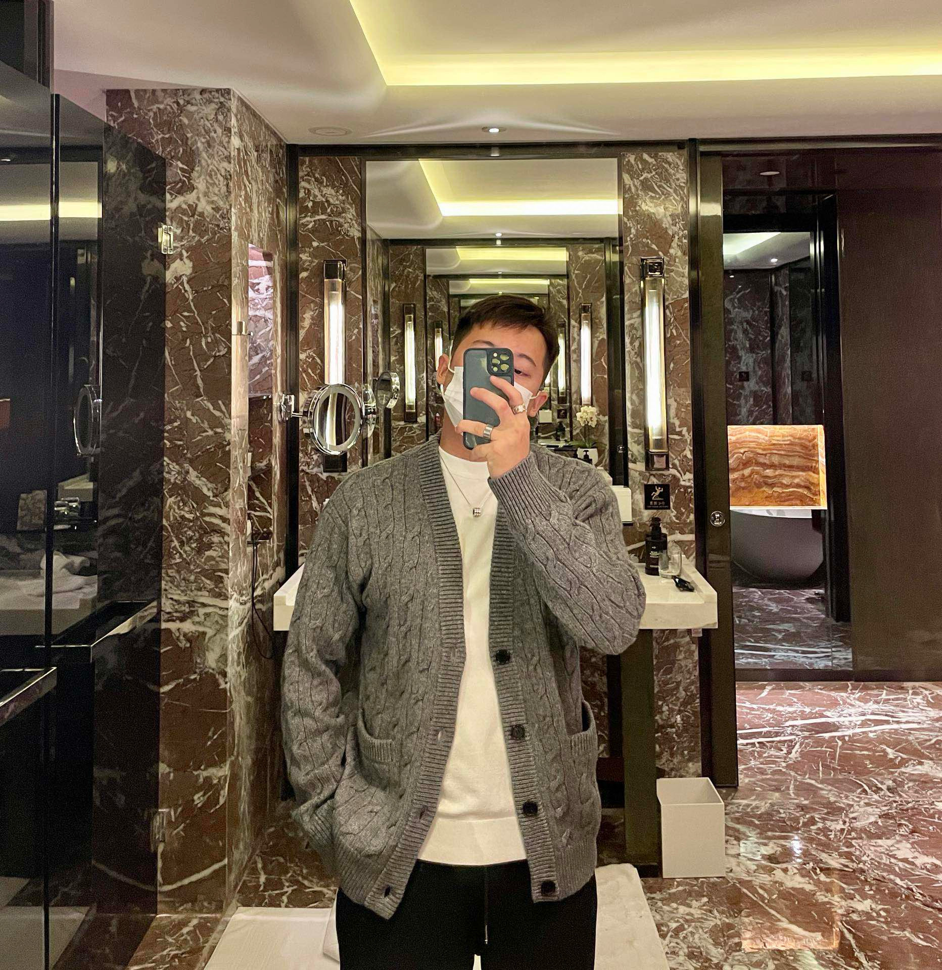 보테가베네타 남자 가디건