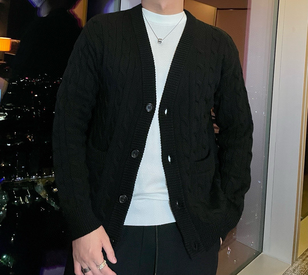 보테가베네타 남자 가디건