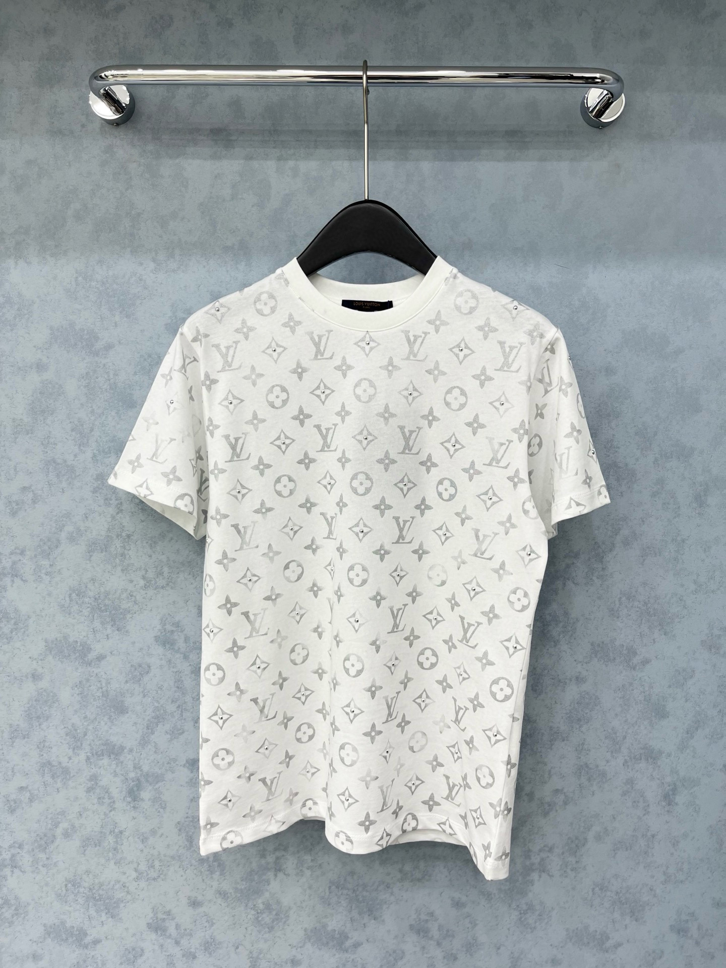 루이비통 2컬러 여자 반팔