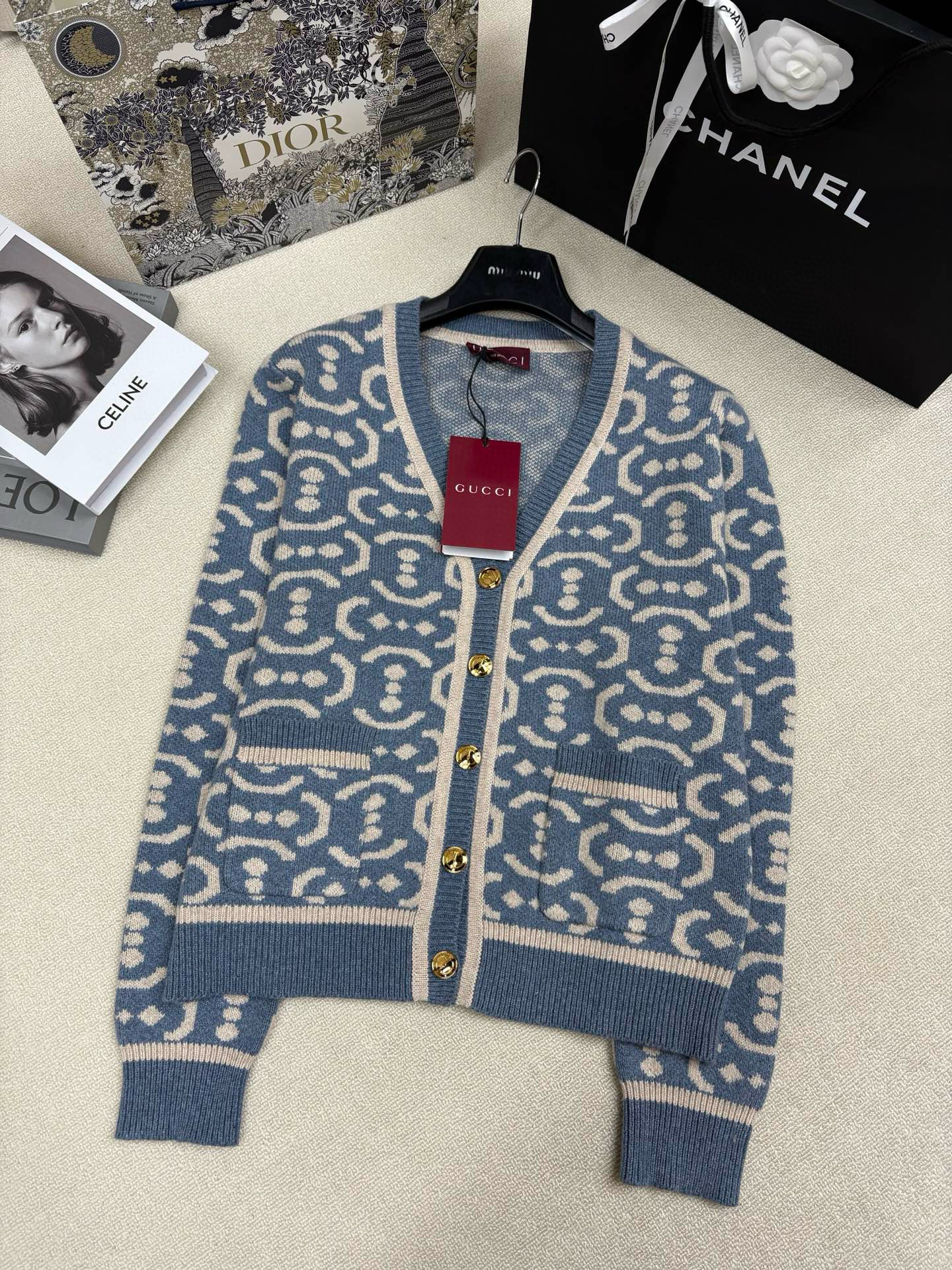 구찌 여자 가디건