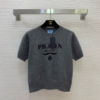 프라다 여자 반팔