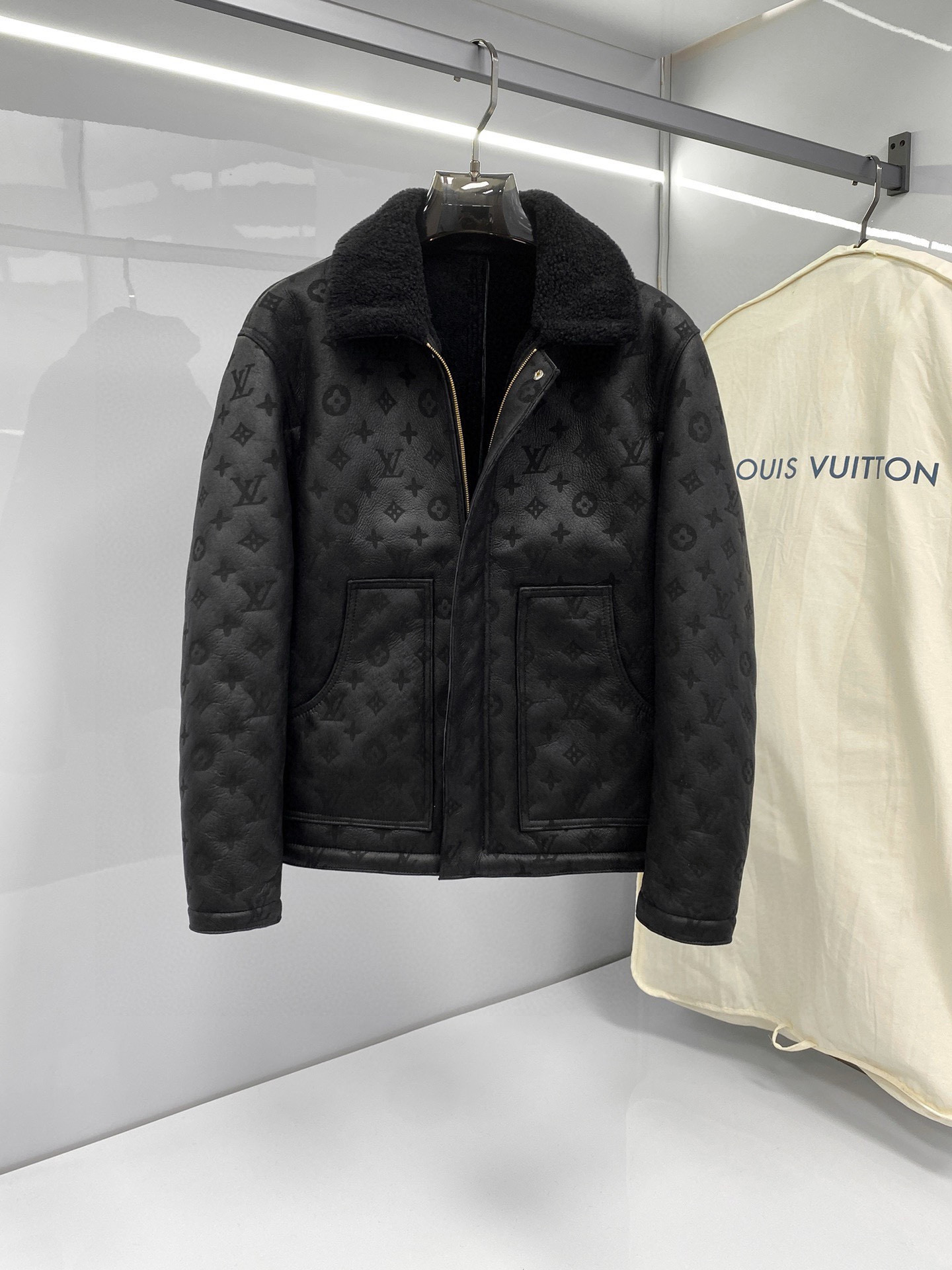 루이비통 양가죽 양모 자켓