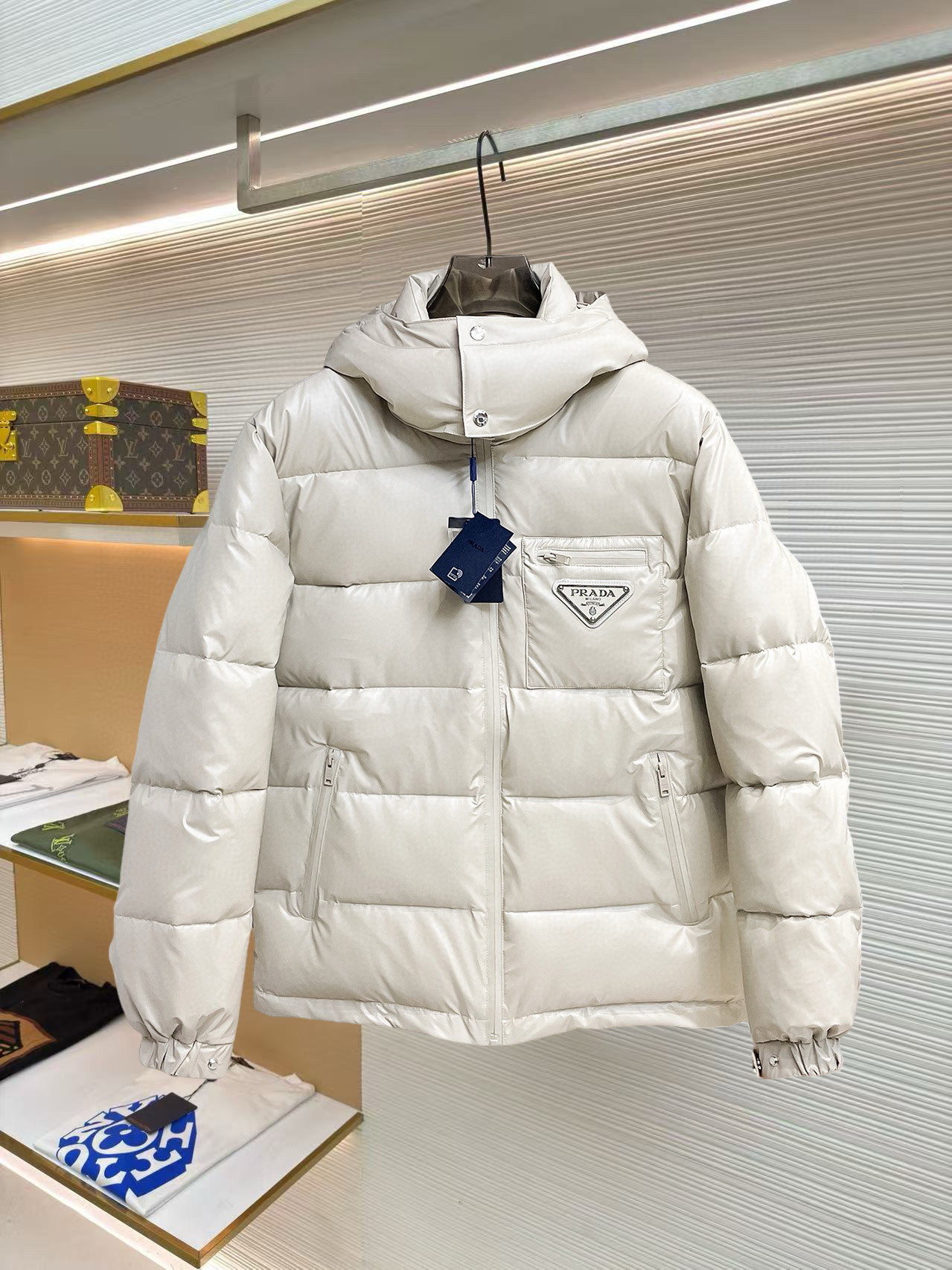 프라다 남자 패딩