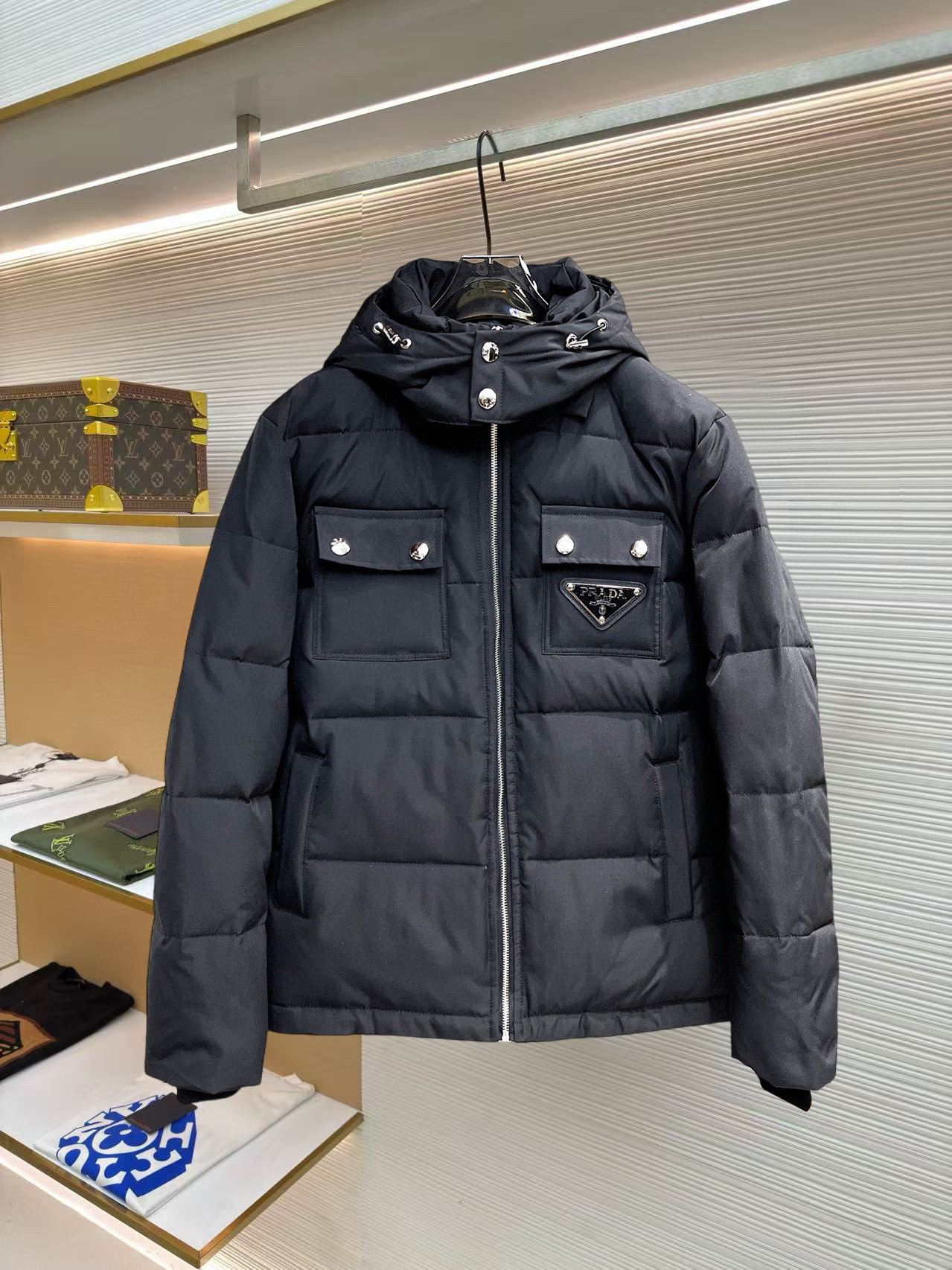 프라다 남자 패딩