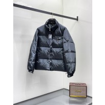 프라다 남자 패딩