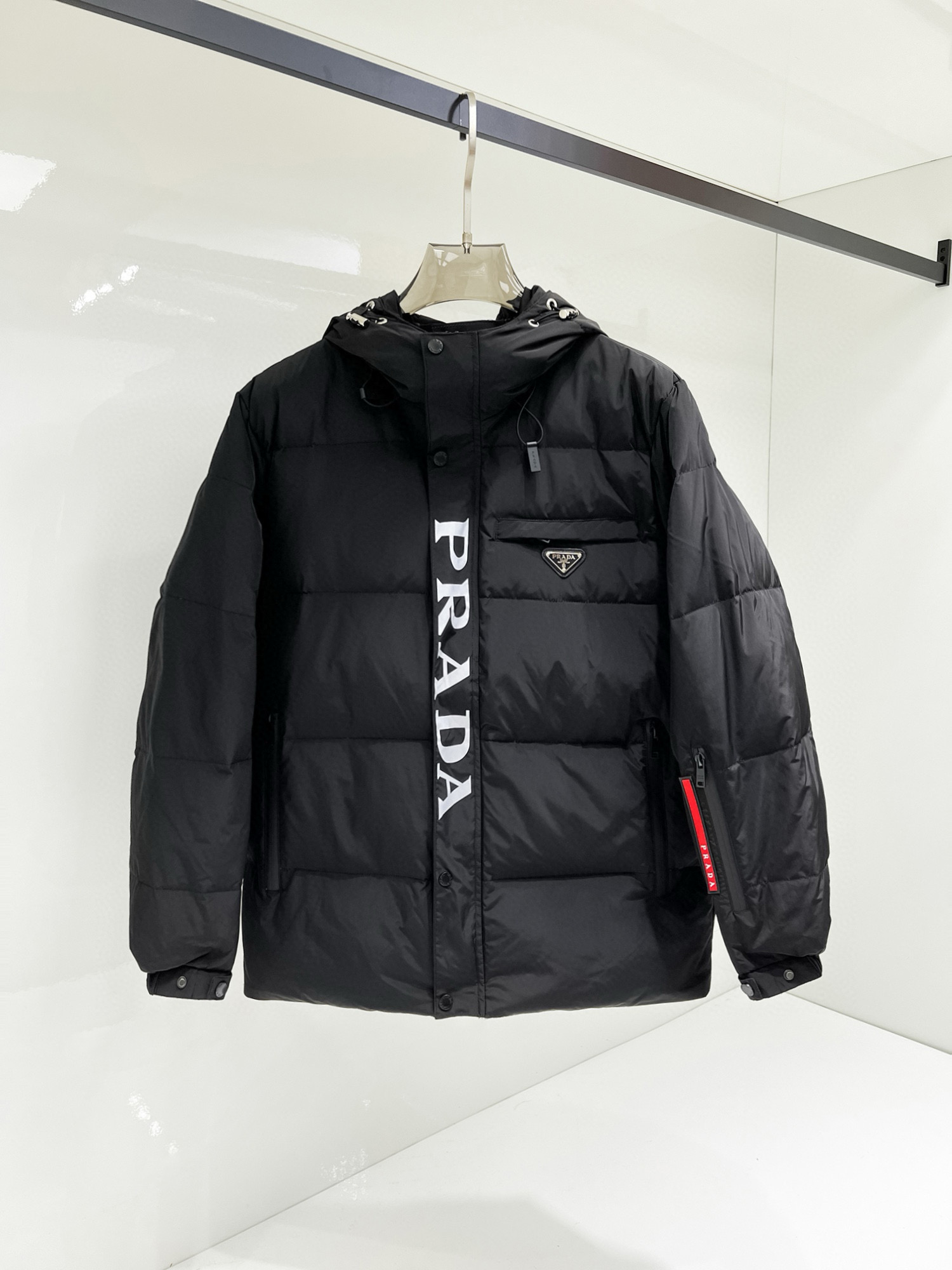 프라다 남자 패딩