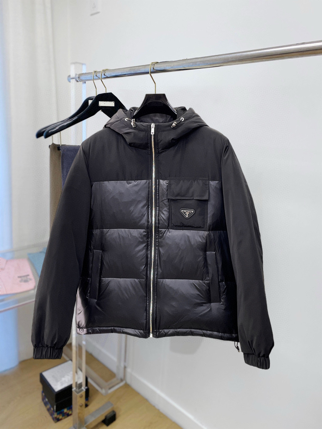 프라다 남자 패딩
