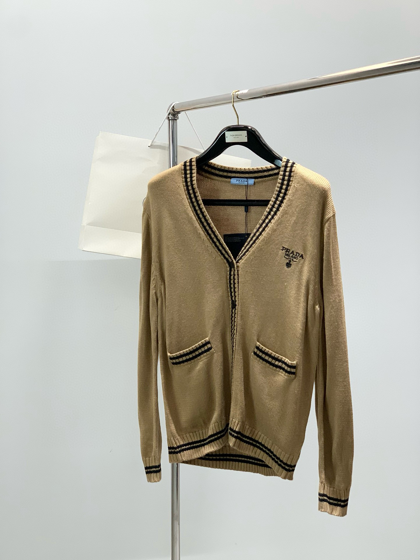 프라다 남자 양모 가디건
