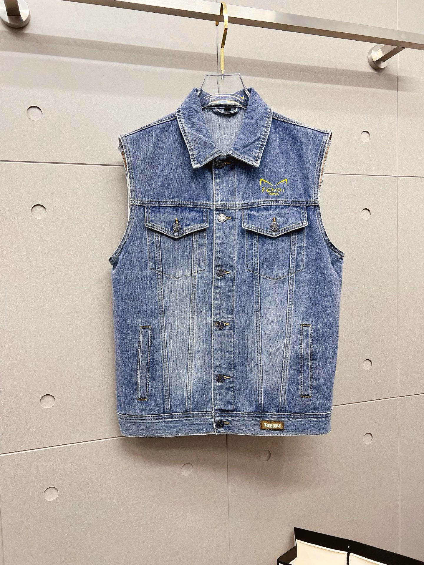 펜디 남자 조끼