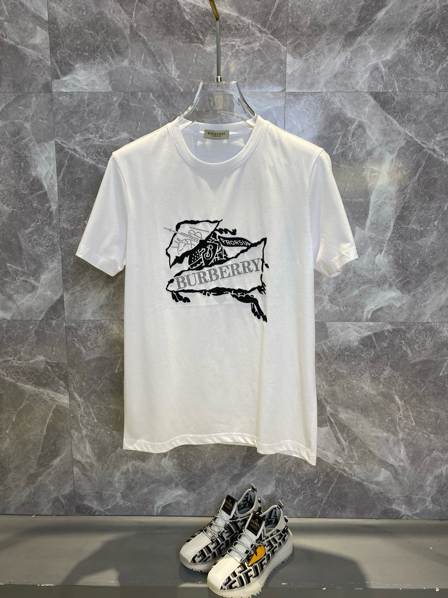 버버리 2컬러 남자 반팔티